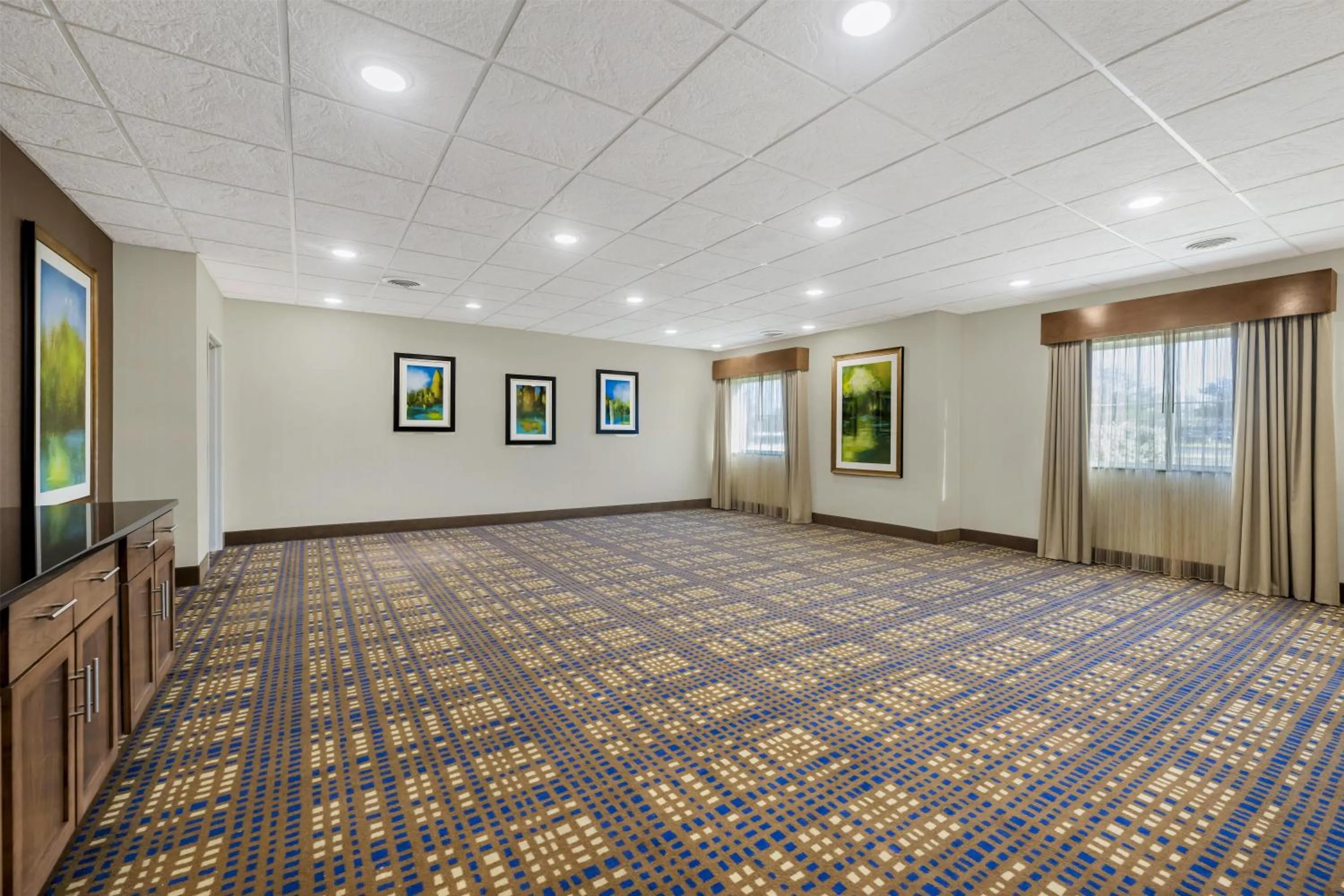 Meeting/conference room in Best Western North Bryant Inn