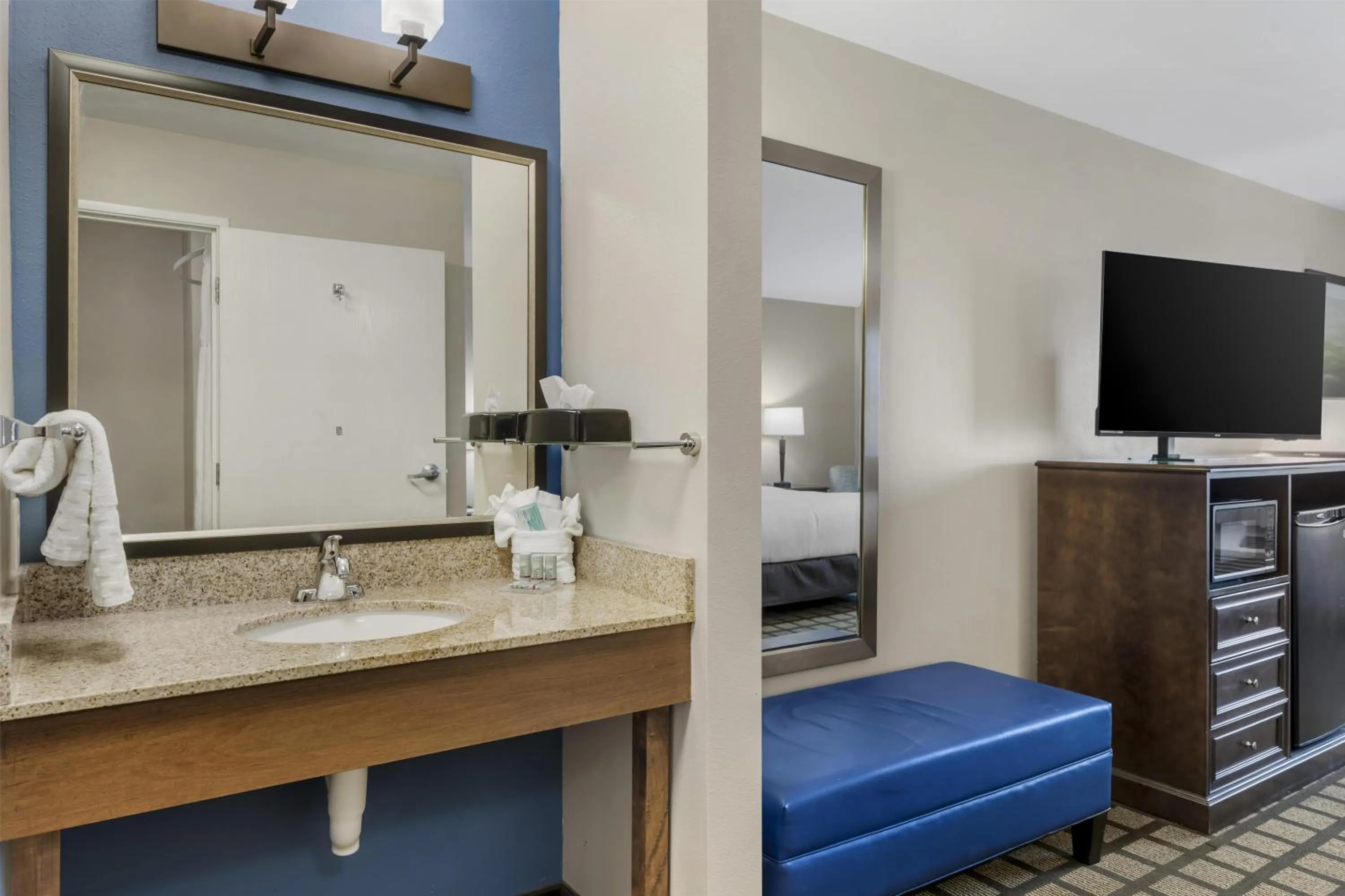 Bathroom in Best Western North Bryant Inn