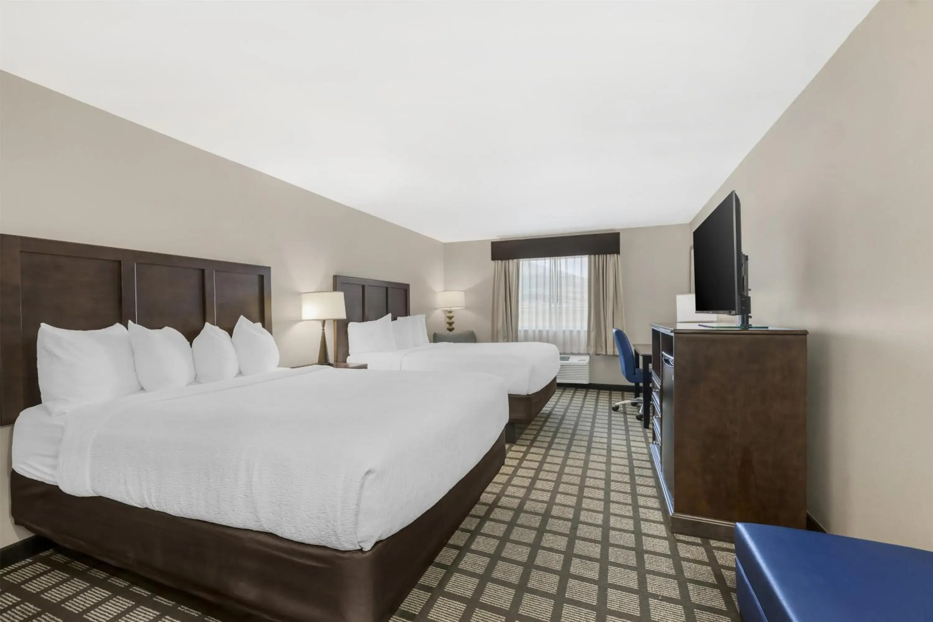 Queen Room with Two Queen Beds and Communication Assistance in Best Western North Bryant Inn Queen Room with Two Queen Beds and Communication Assistance in Best Western North Bryant Inn