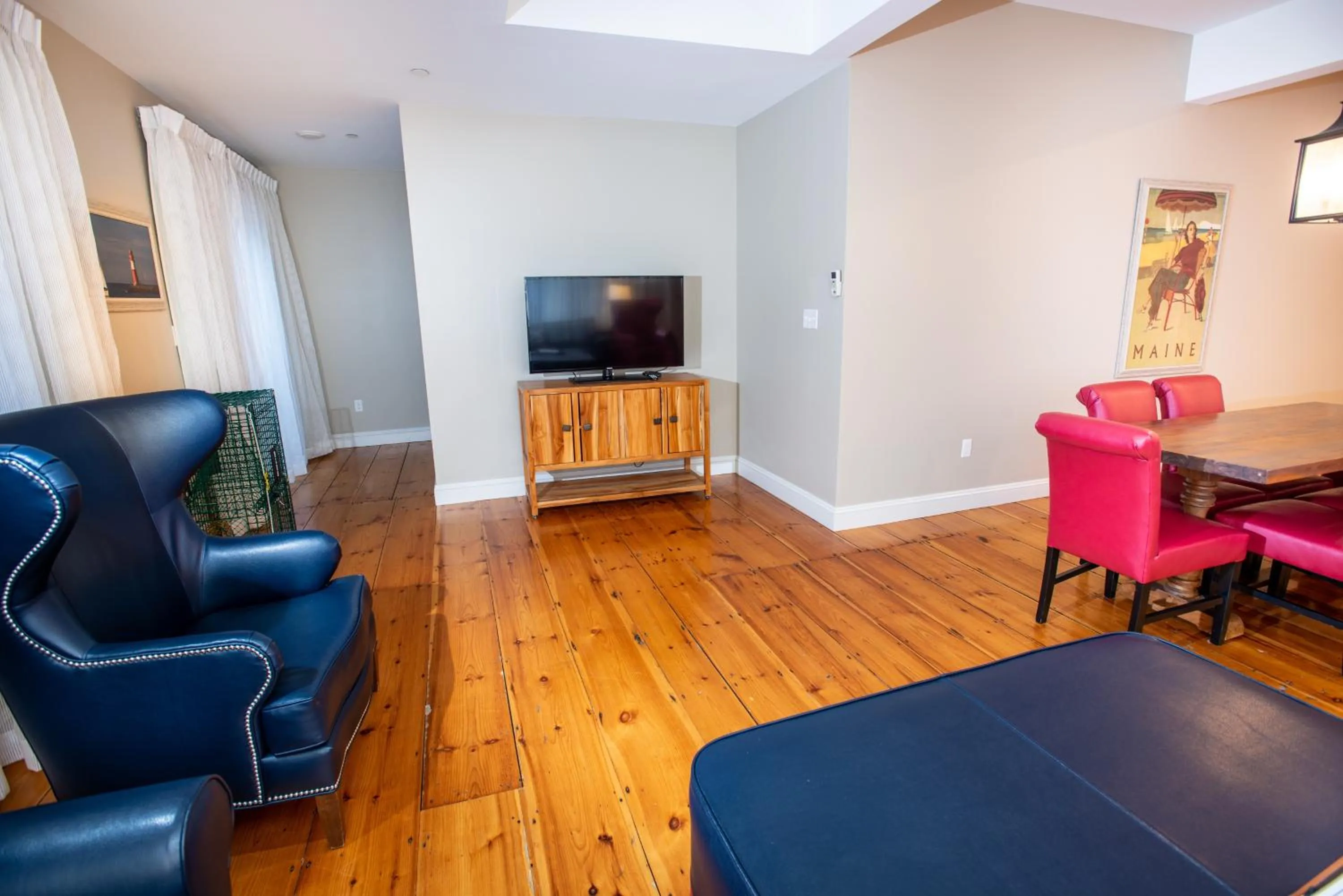 Living room in 84 Main