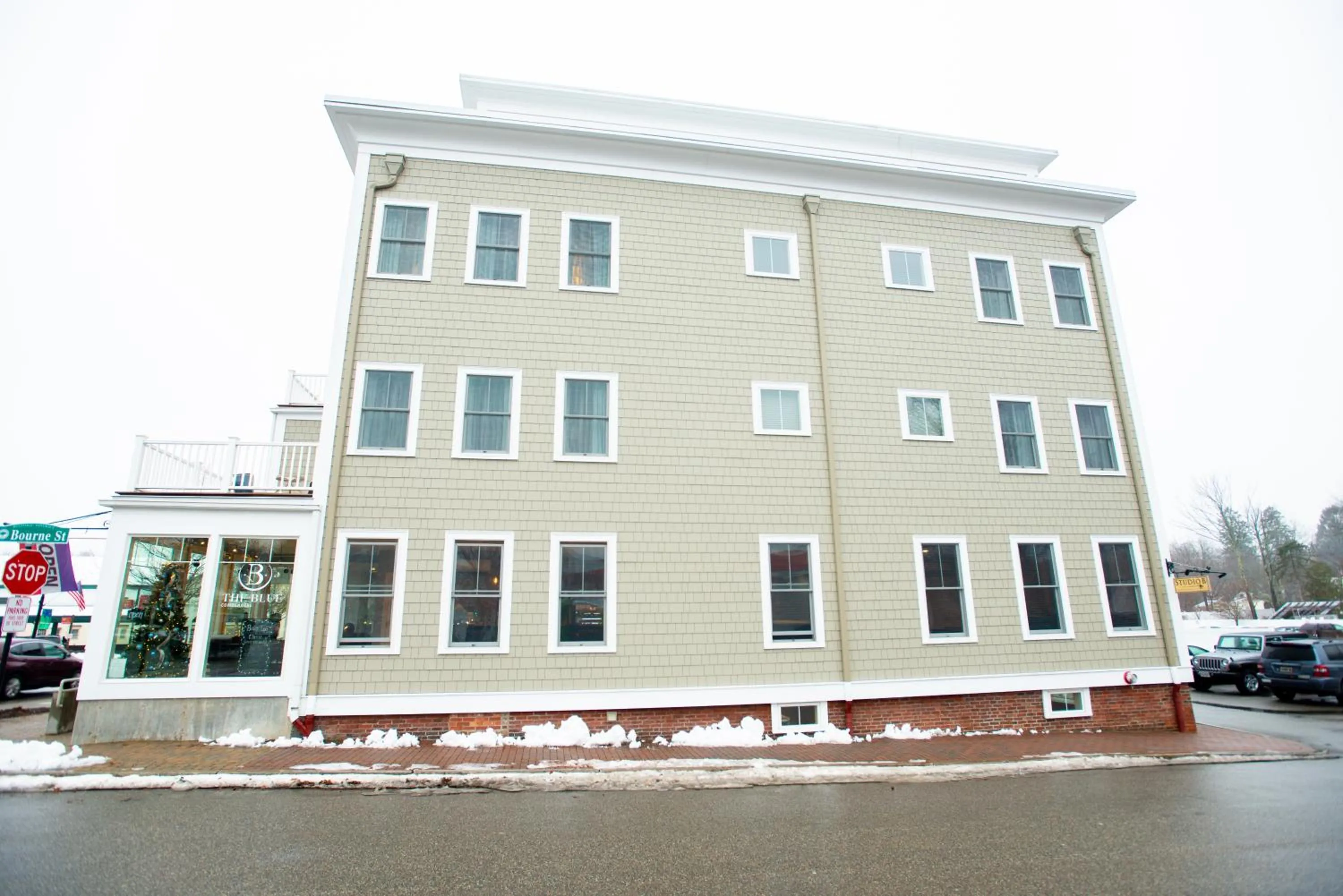 Property building in 84 Main