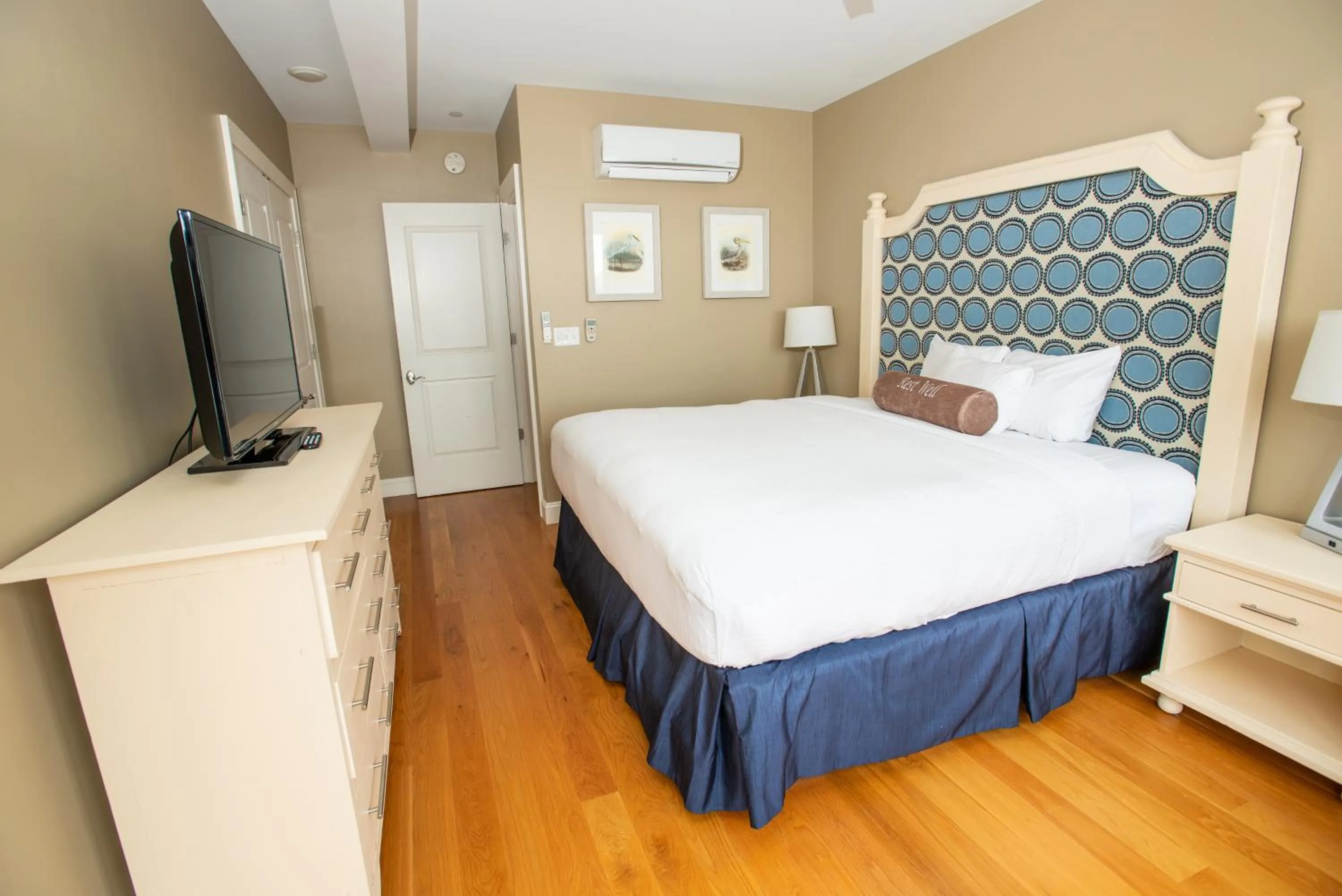 Bedroom, Bed in 84 Main