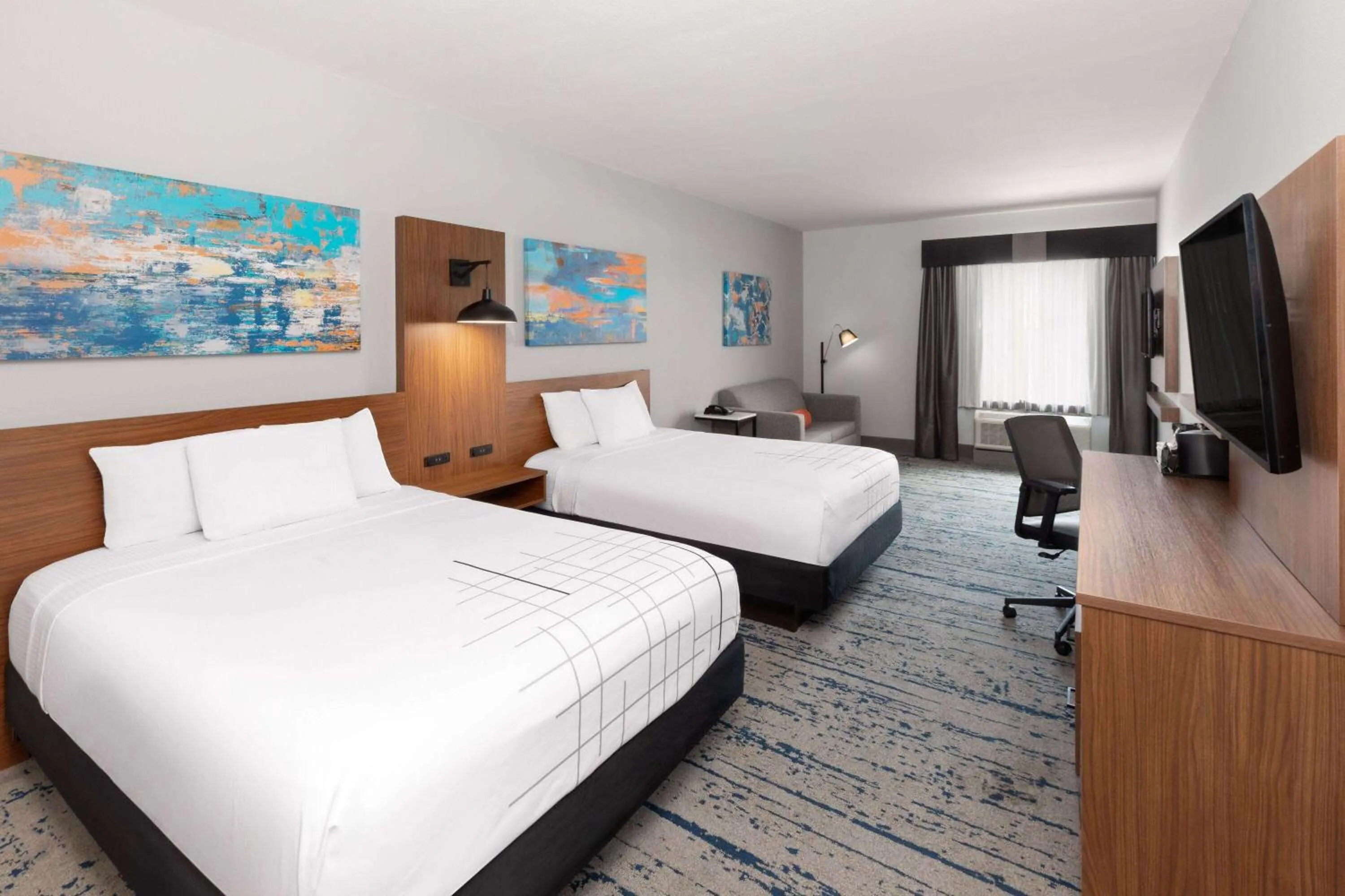 Photo of the whole room, Bed in La Quinta by Wyndham Rockport - Fulton