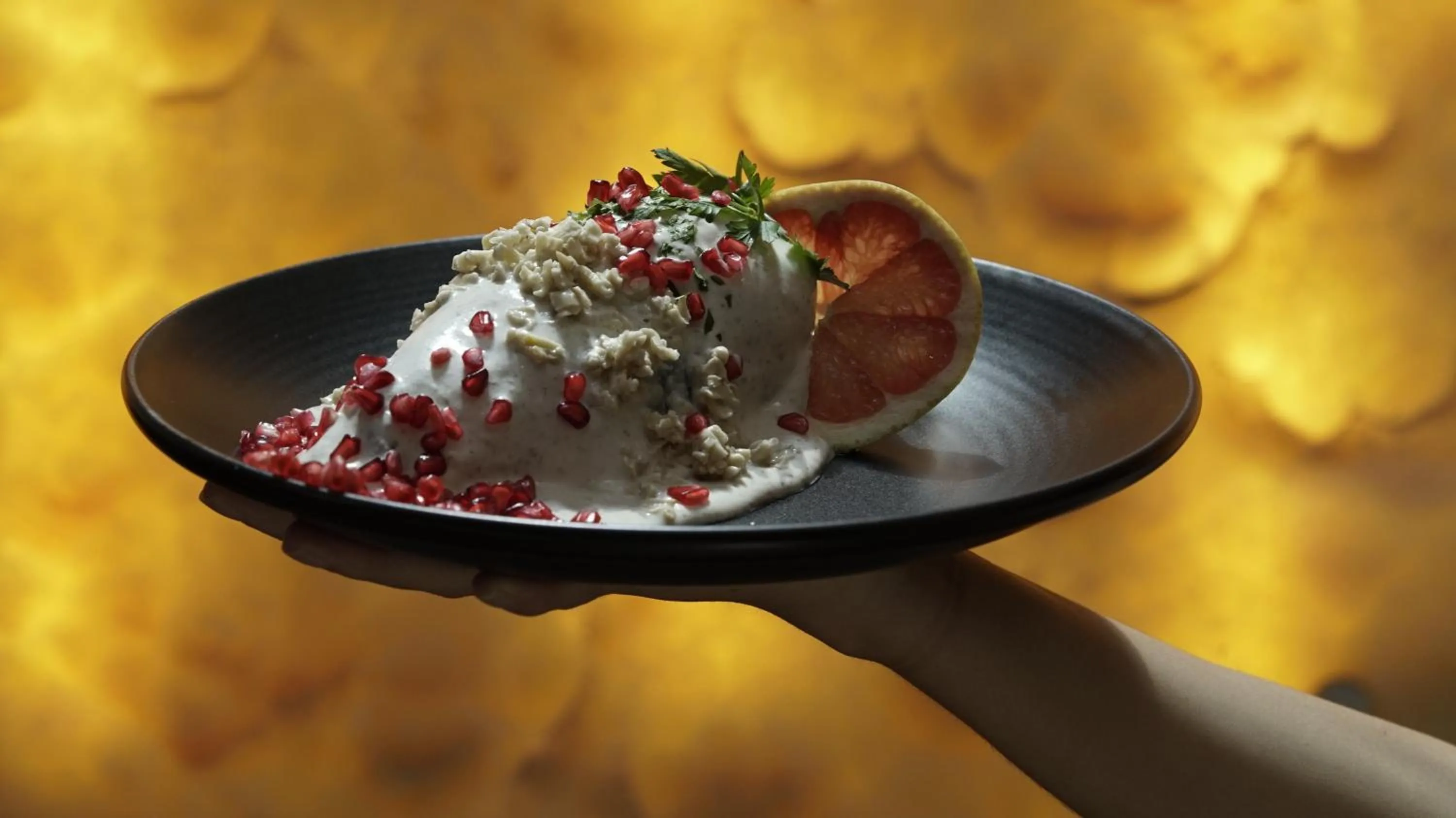 Restaurant/places to eat in Hotel Abastos Plaza