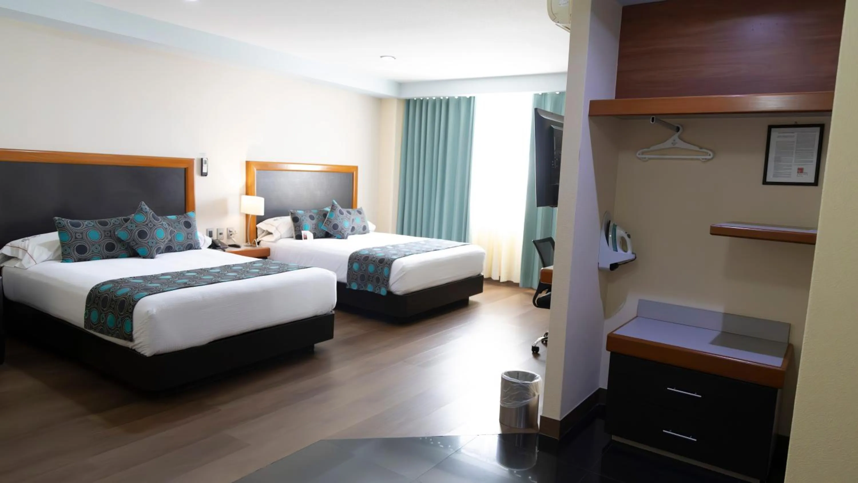 Photo of the whole room, Bed in Hotel Abastos Plaza