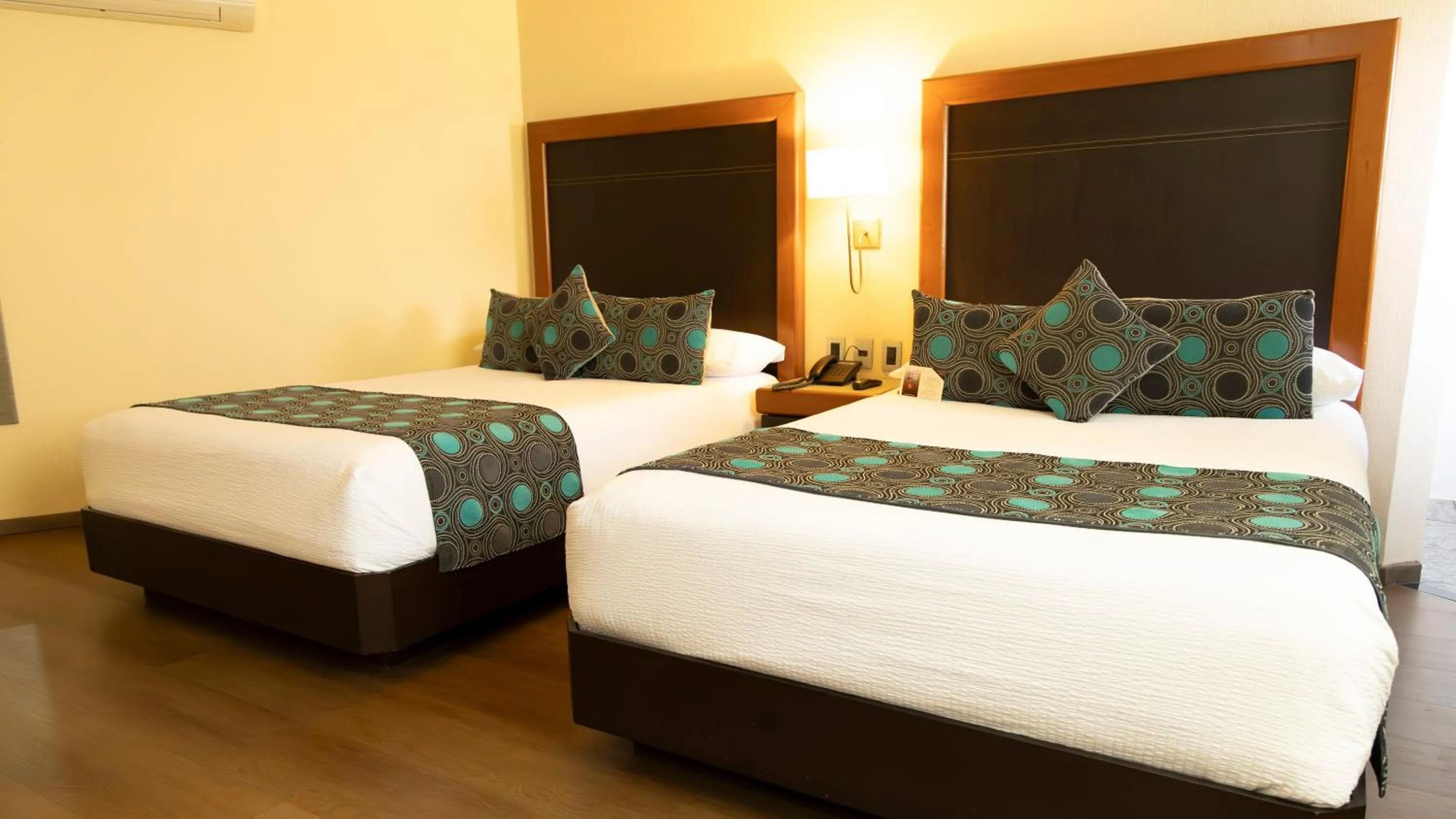 Photo of the whole room, Bed in Hotel Abastos Plaza