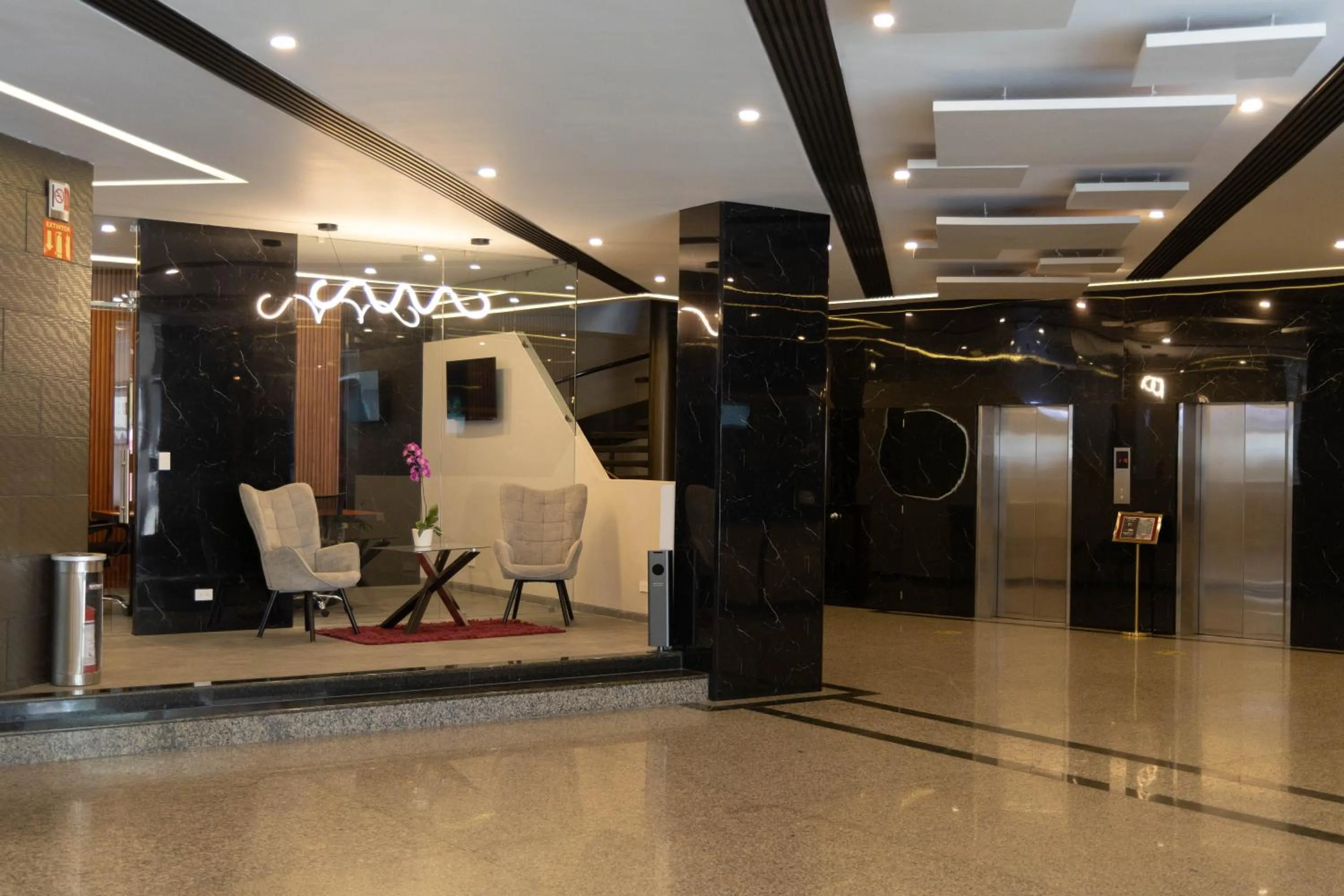 Lobby or reception in Hotel Abastos Plaza