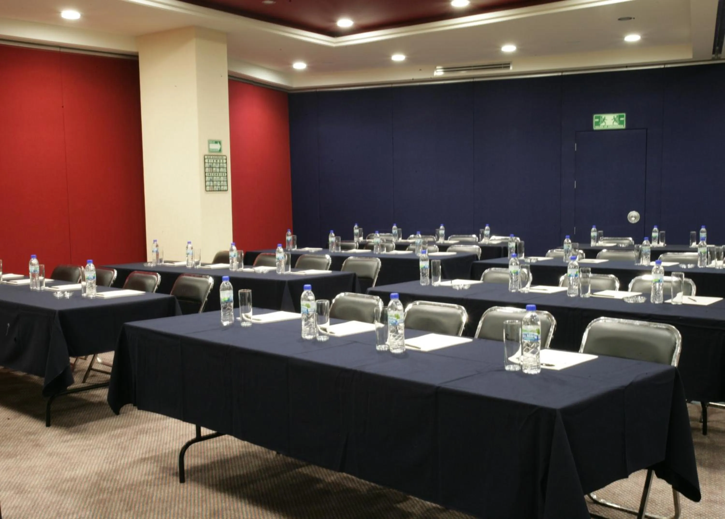 Business facilities in Hotel Abastos Plaza