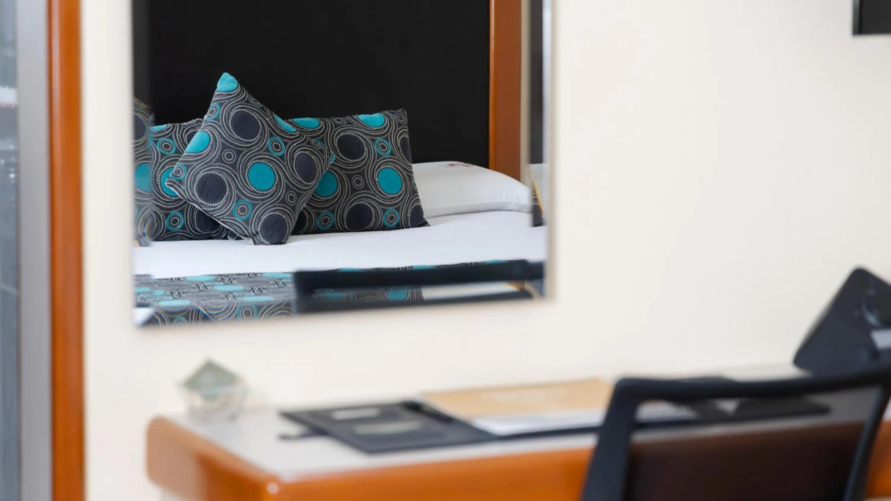 Photo of the whole room in Hotel Abastos Plaza