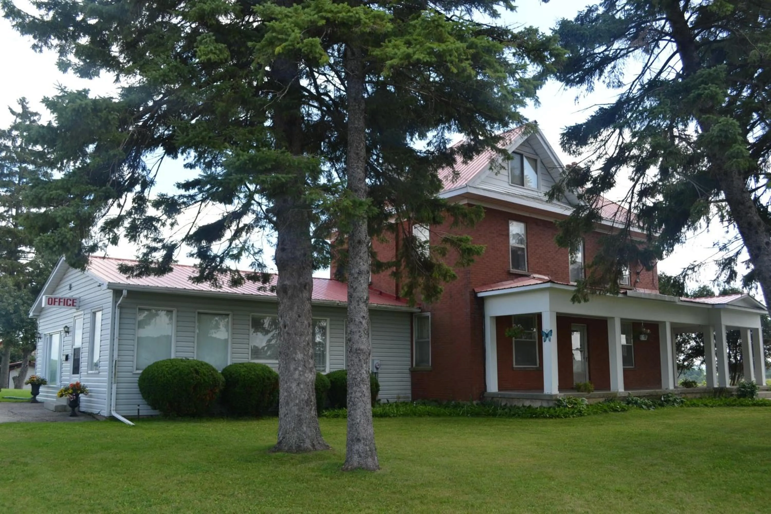 Facade/entrance in Lighthouse Motel