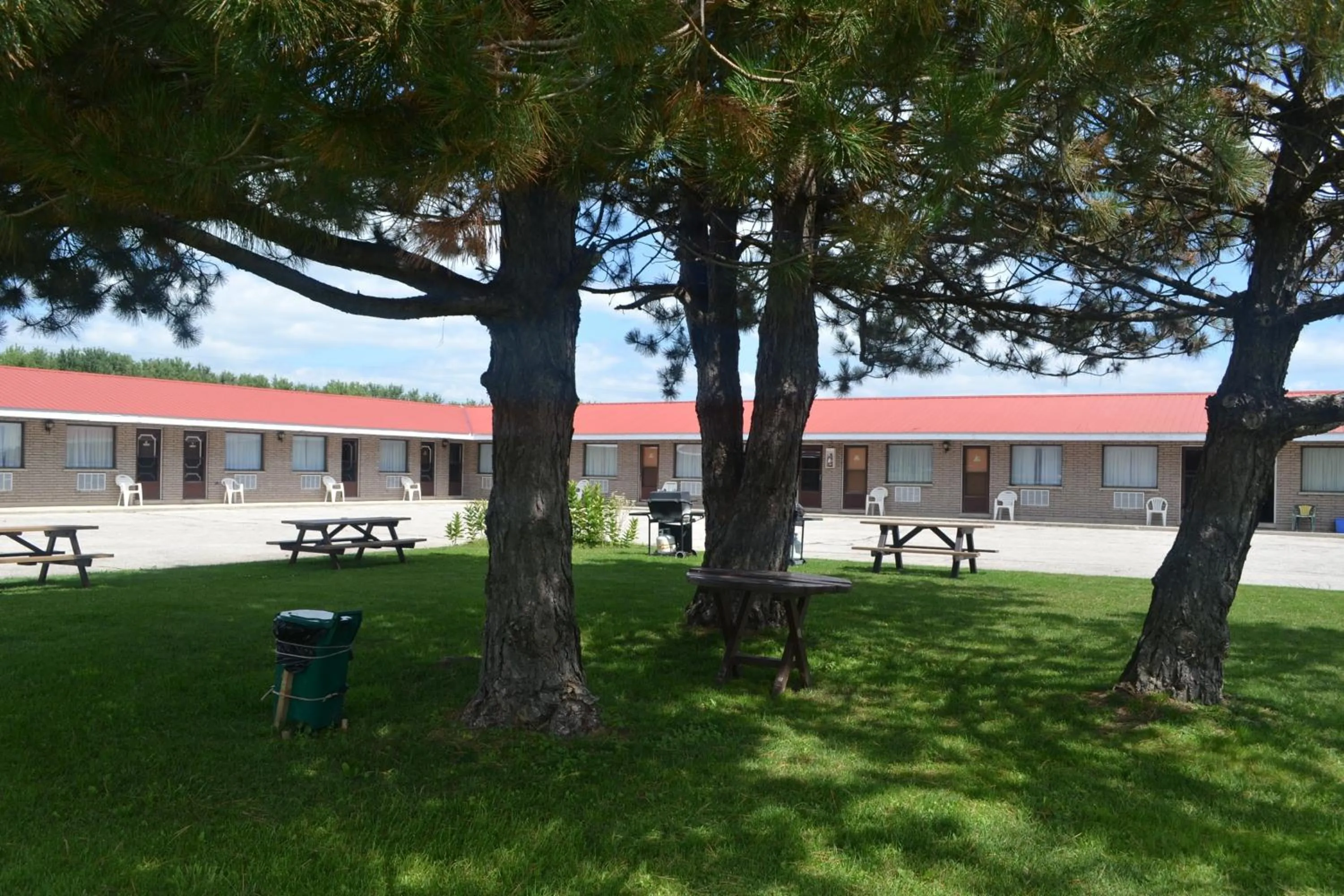 Facade/entrance in Lighthouse Motel