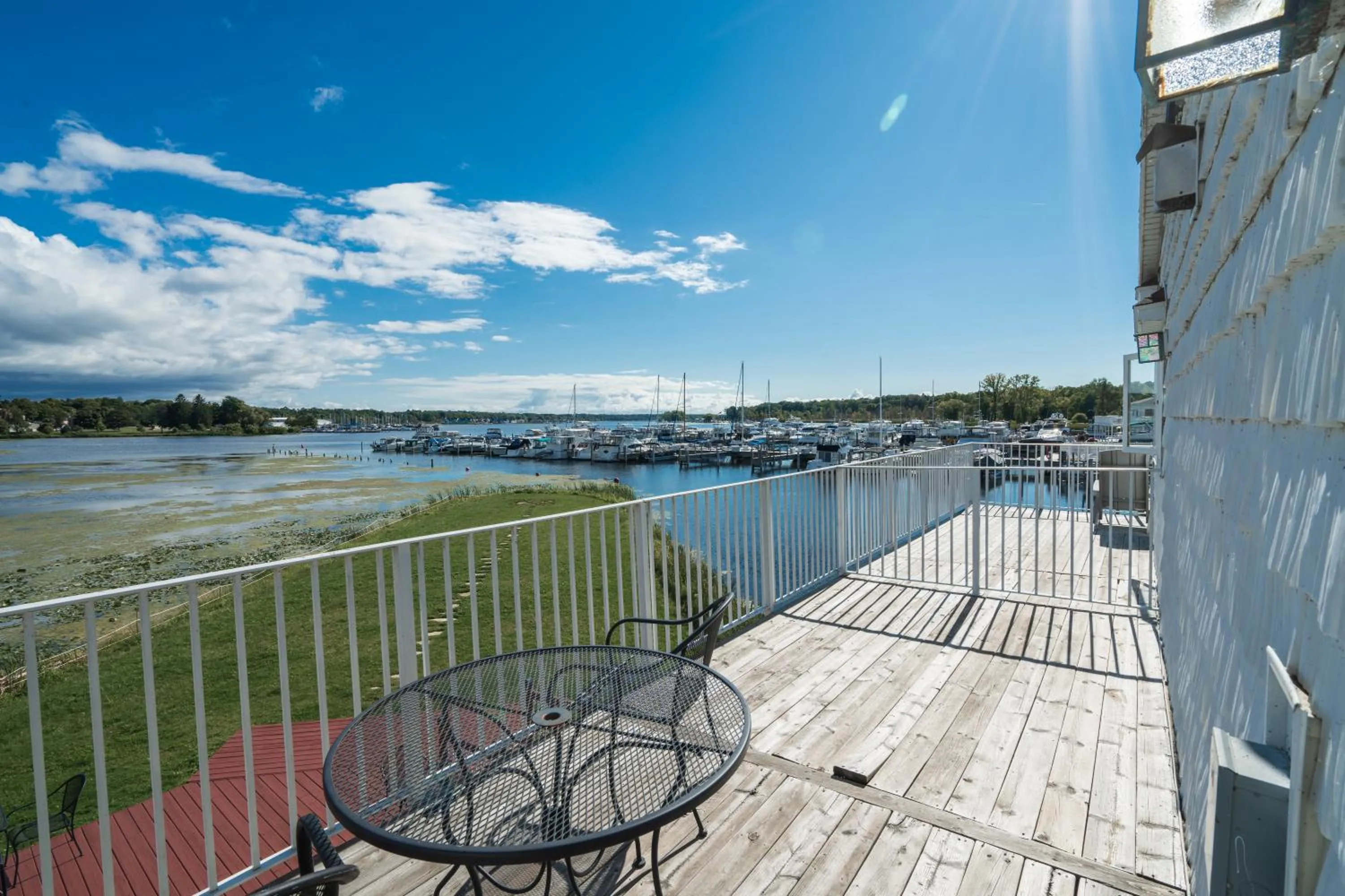 Day in Weathervane Inn