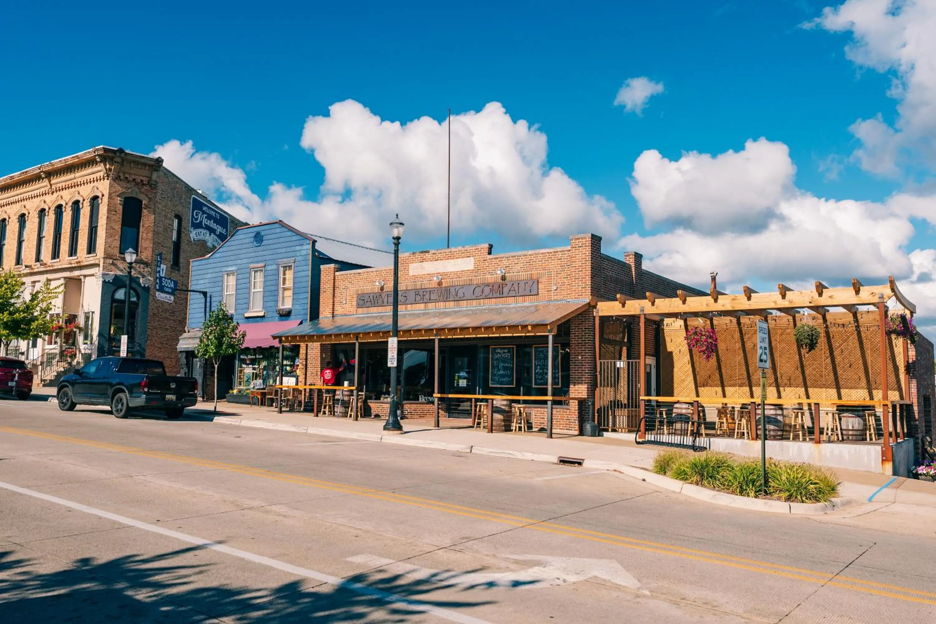 Neighbourhood in Weathervane Inn