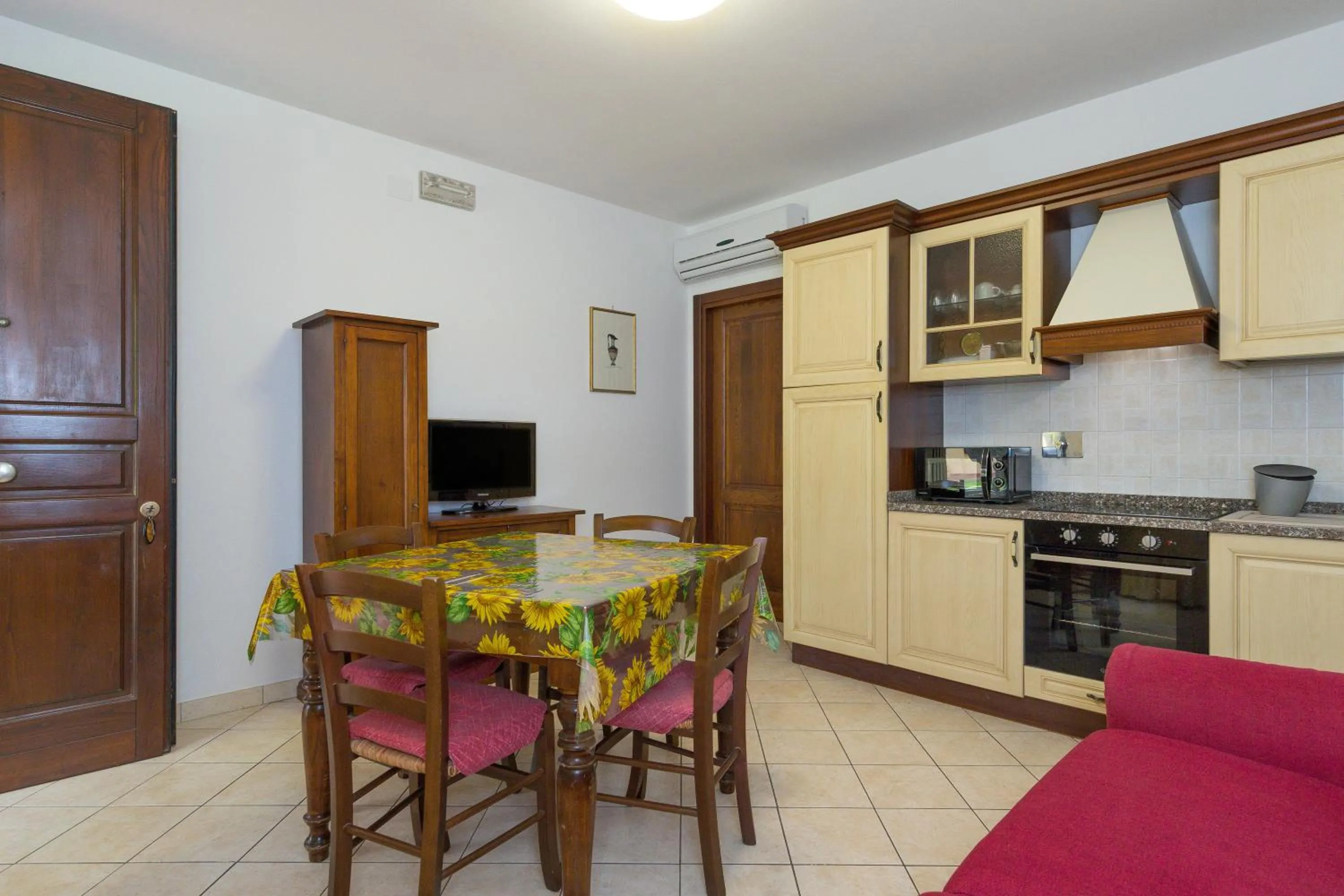 Property building in Il Girasole - Rovo