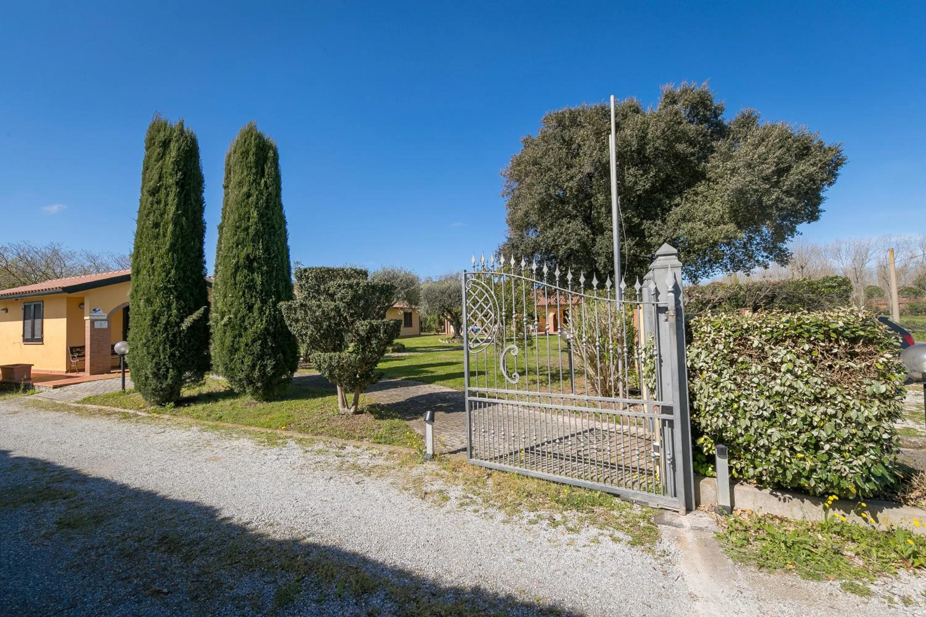 Property building in Il Girasole - Rovo