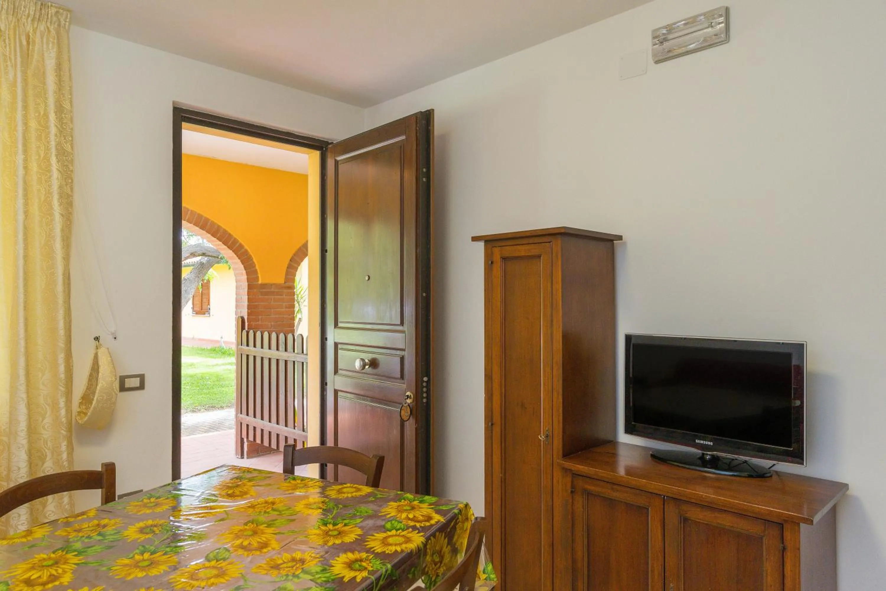 Property building in Il Girasole - Rovo