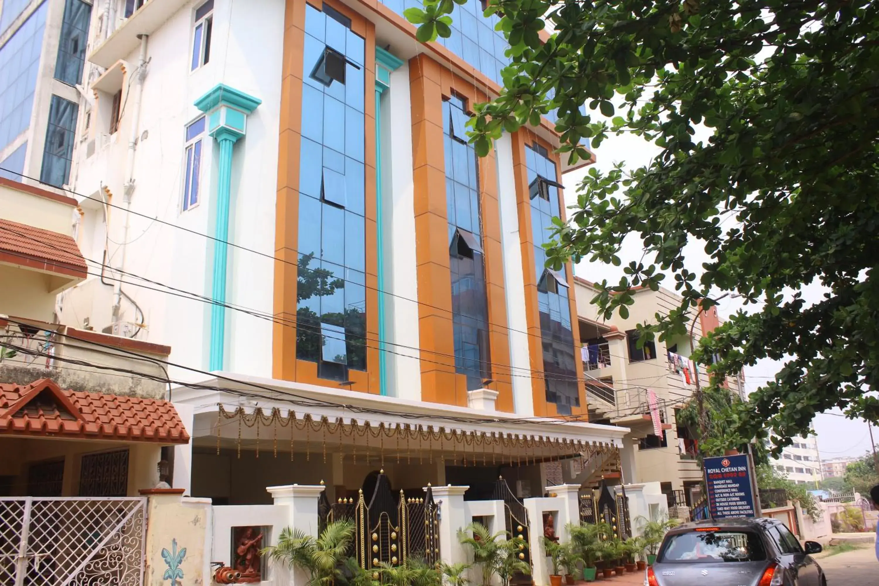 ROYAL CHETAN INN ROYAL CHETAN INN