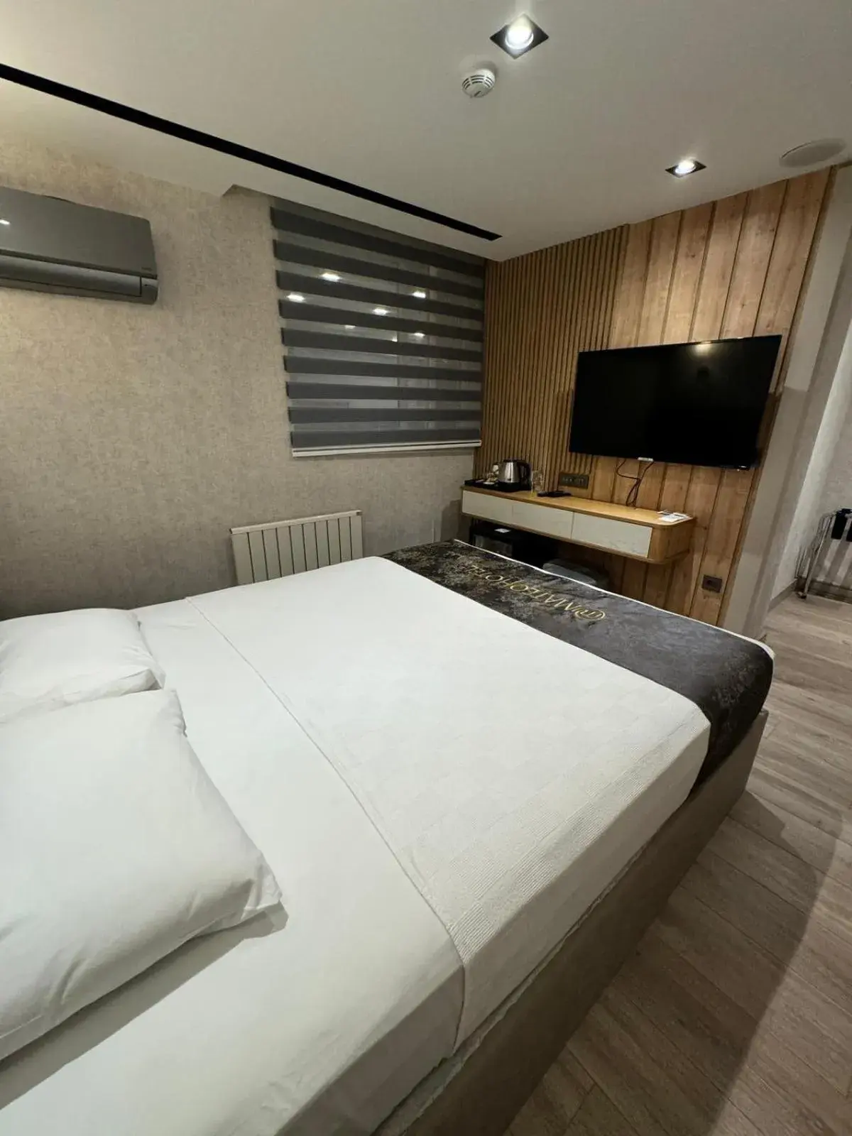 Economy Double Room in Mateo Economy Double Room in Mateo