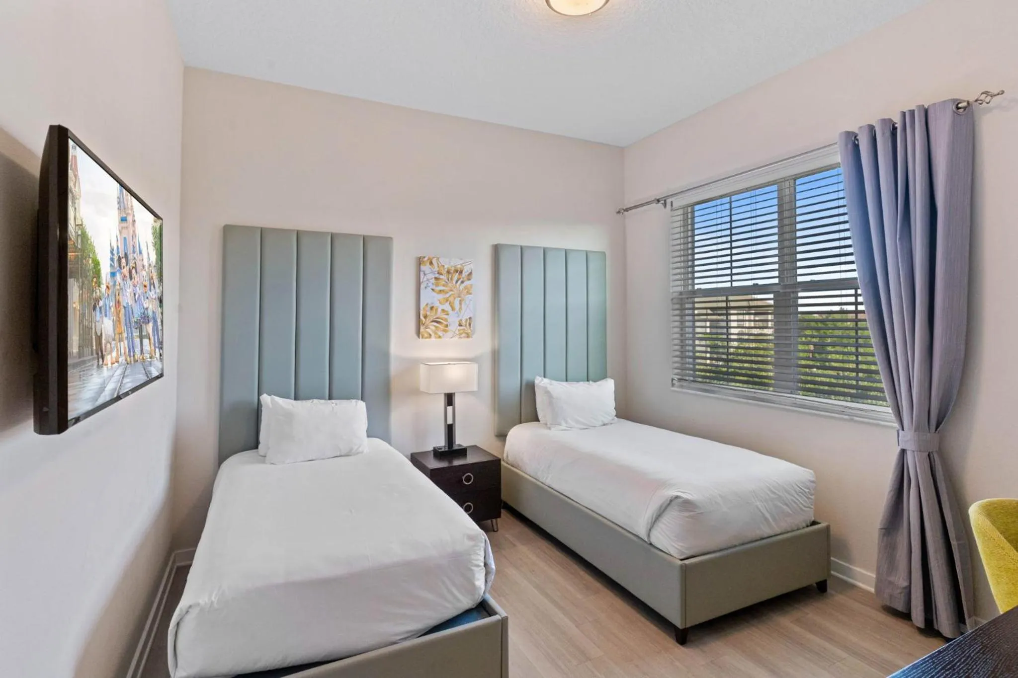 Bed in 4012 Breakview Drive 410