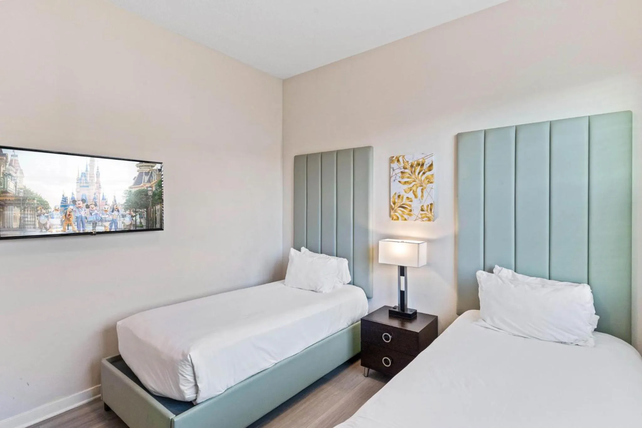 Bed in 4012 Breakview Drive 410