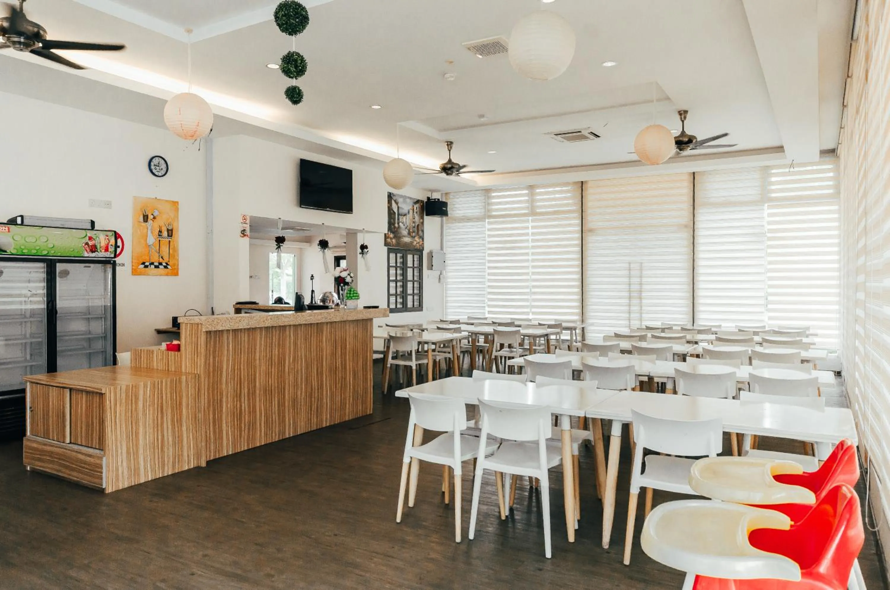 Restaurant/places to eat in Kertih Damansara Inn