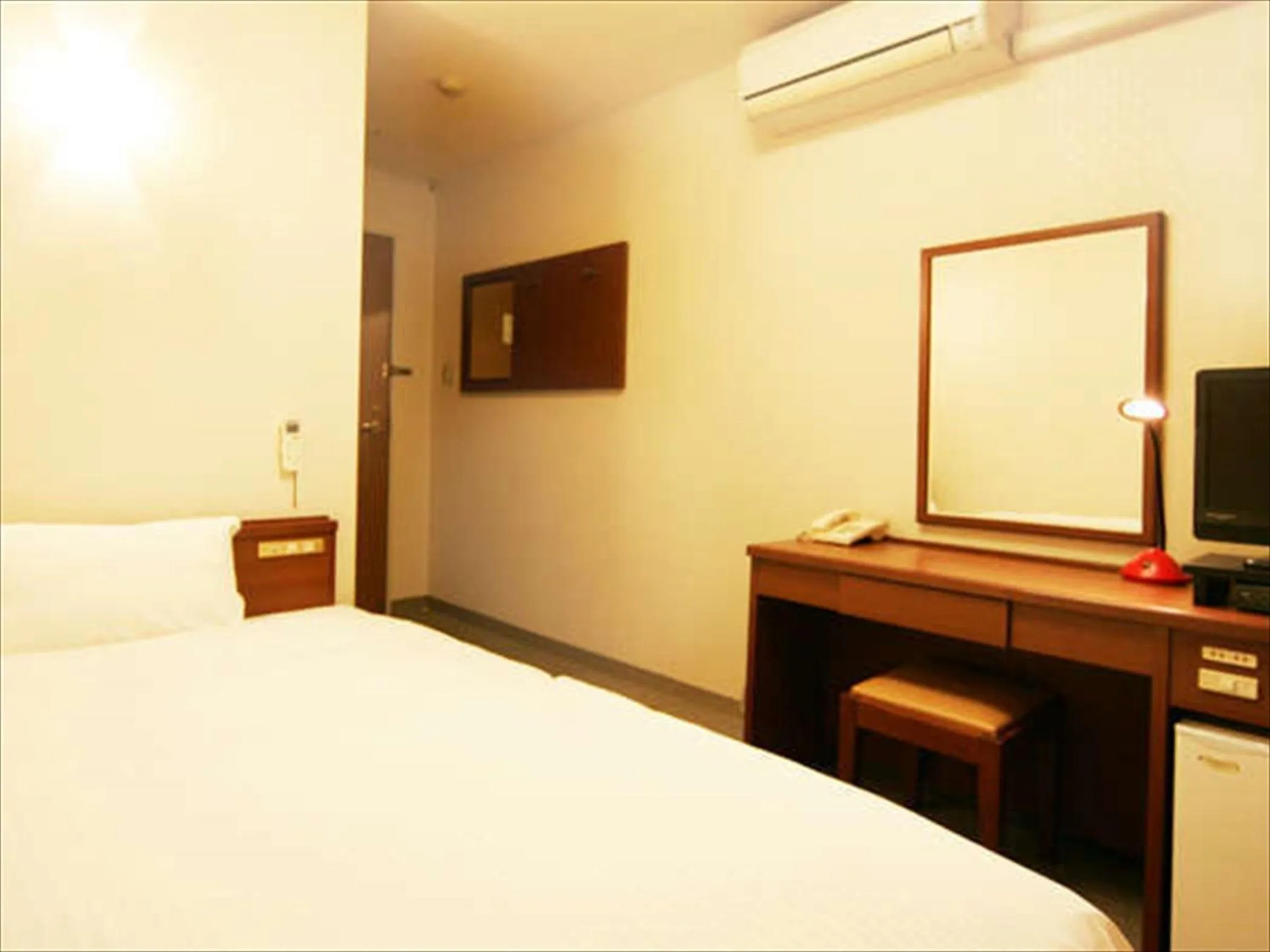 Photo of the whole room, Bed in Kochi Green Hotel Harimayabashi