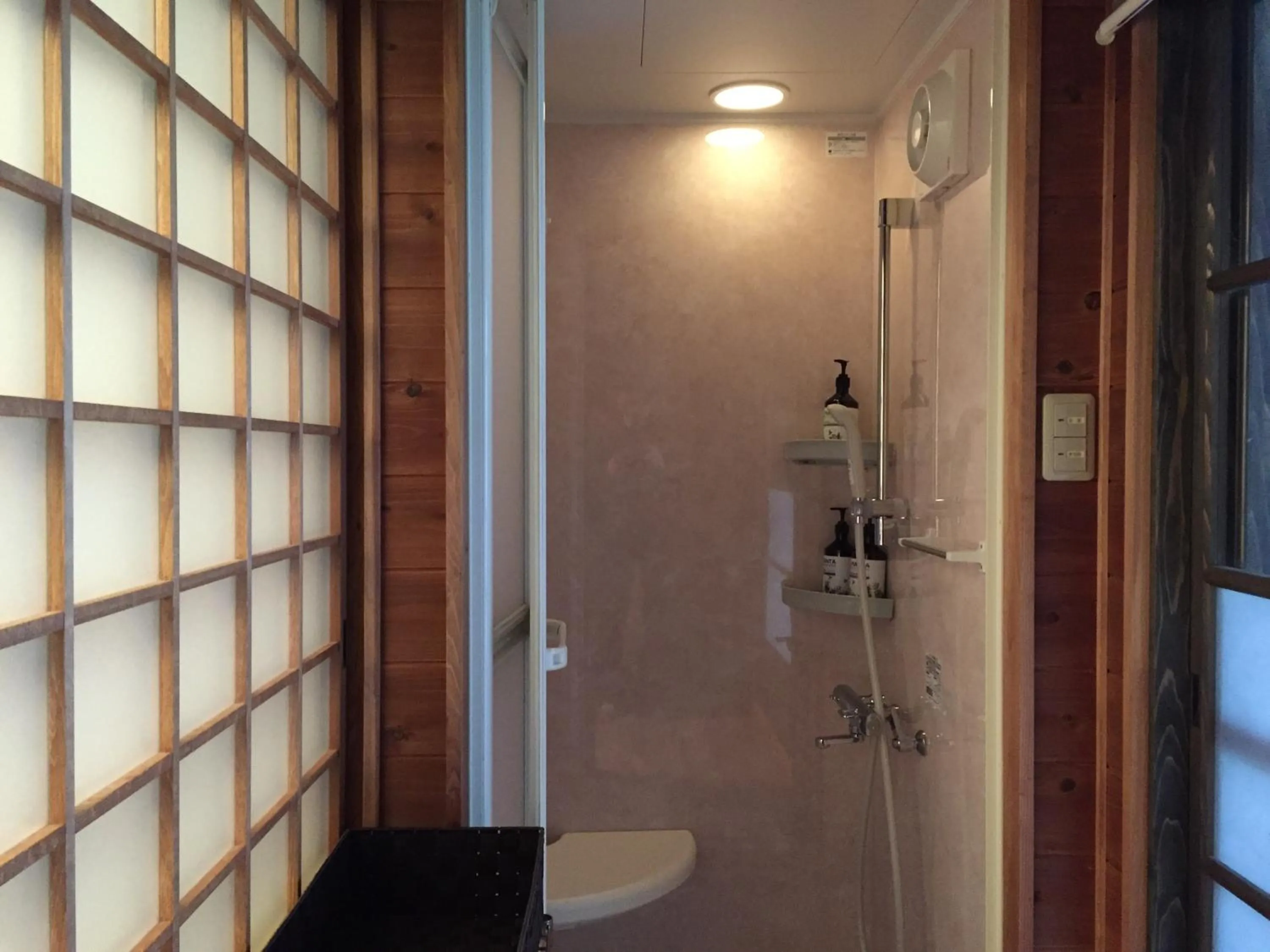 Shower in Tabinoyado Kiunsoh