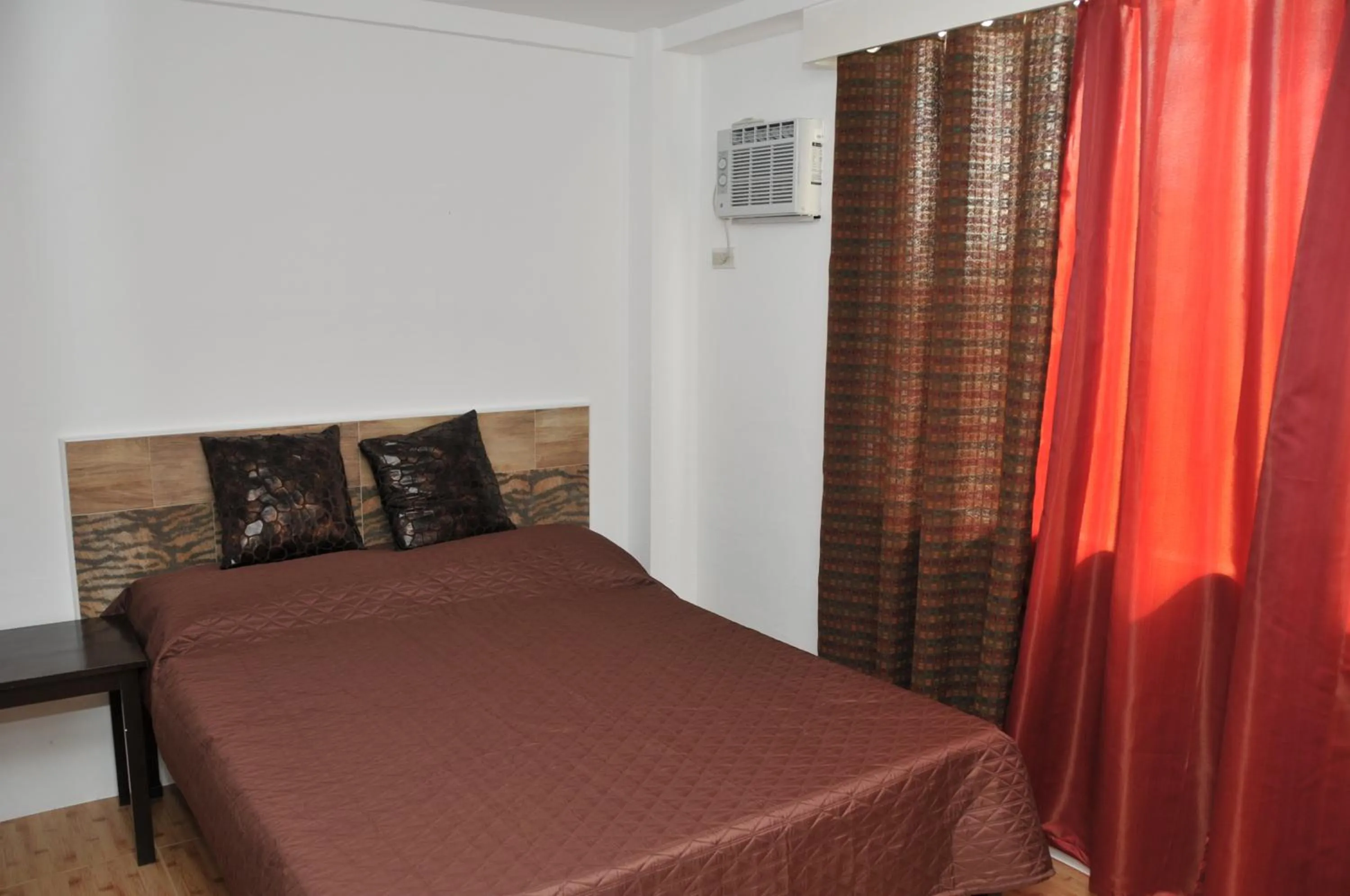 Bed in Date & Dine Resort