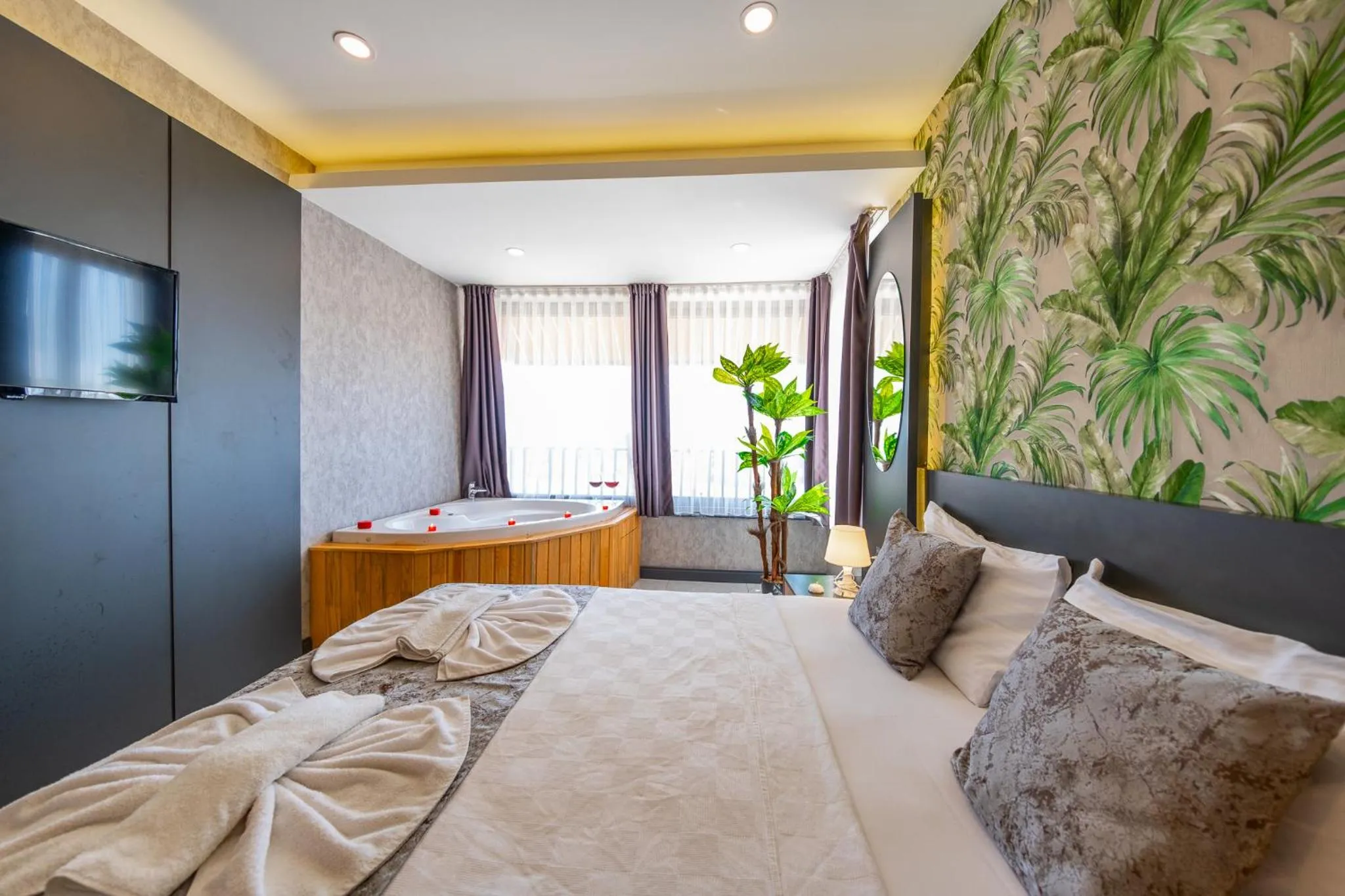 Bed in Mrt Suites Lara