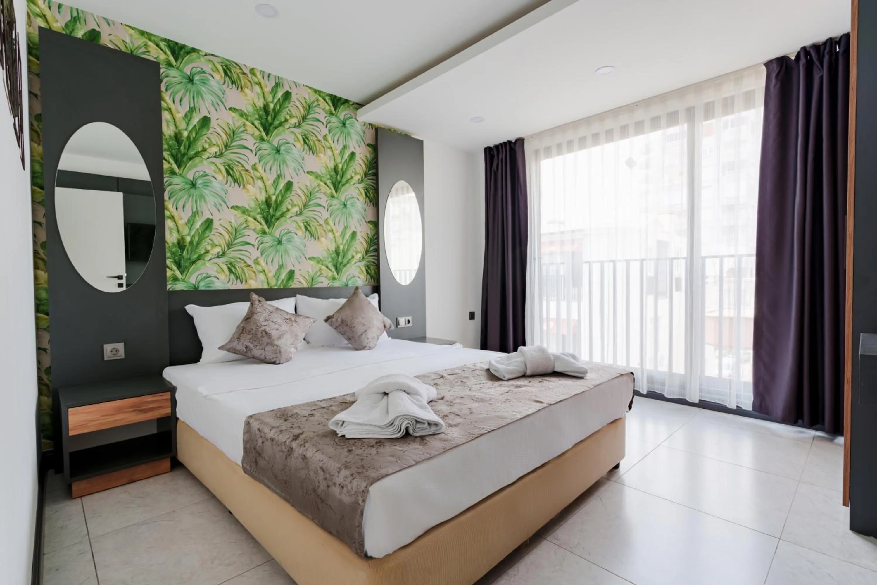 Massage, Bed in Mrt Suites Lara