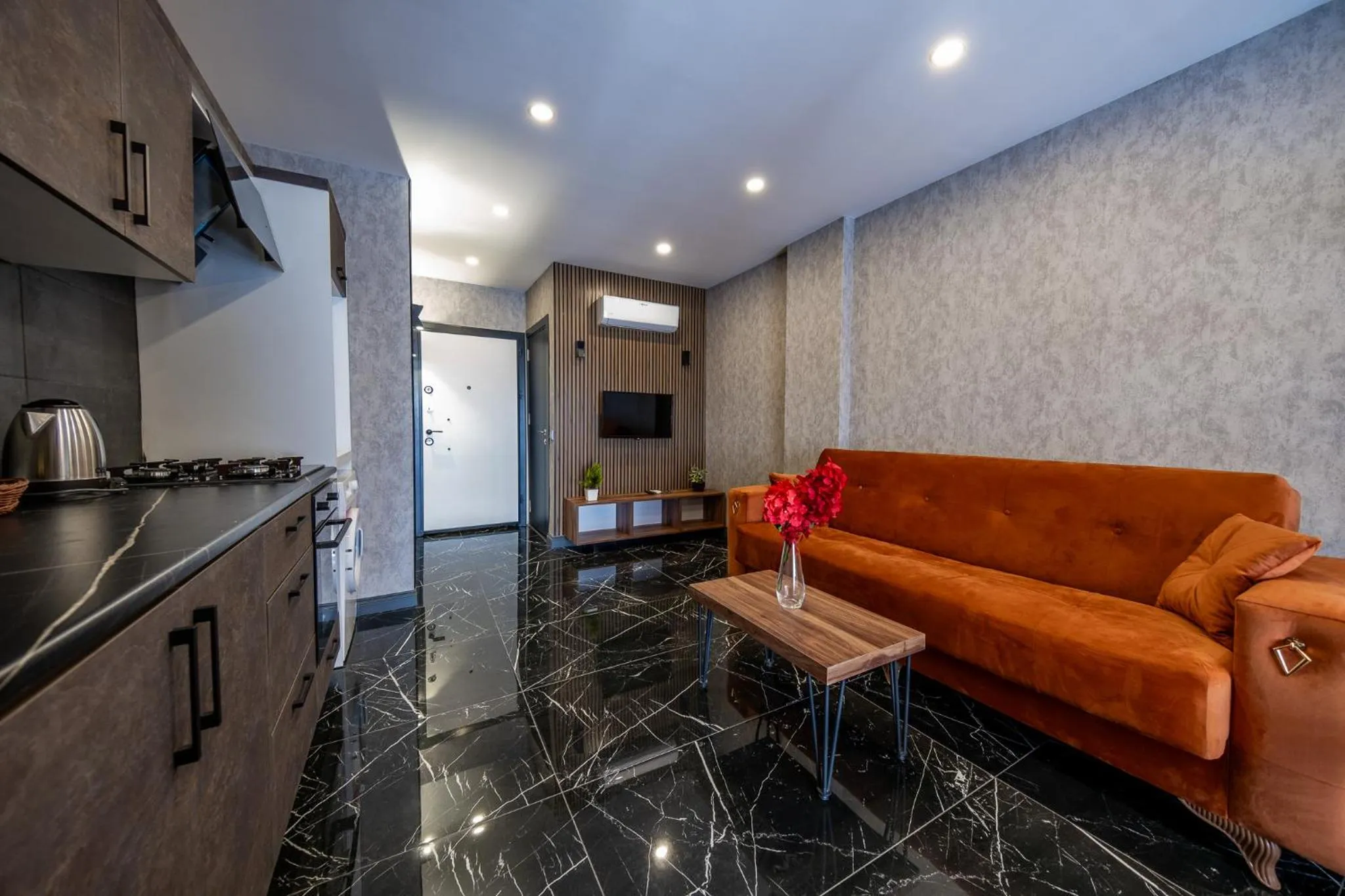 Kitchen or kitchenette in Mrt Suites Lara