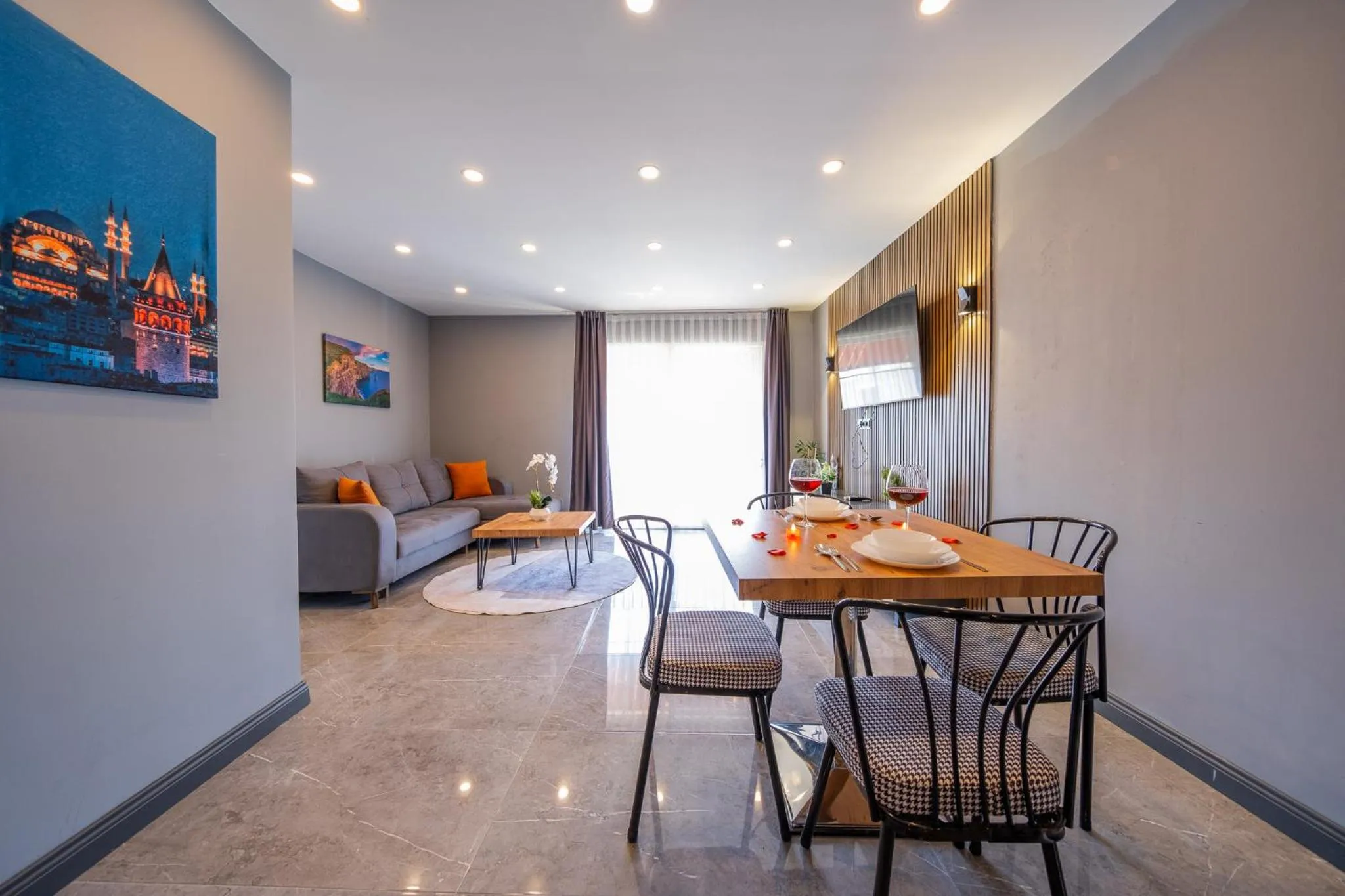 TV and multimedia in Mrt Suites Lara