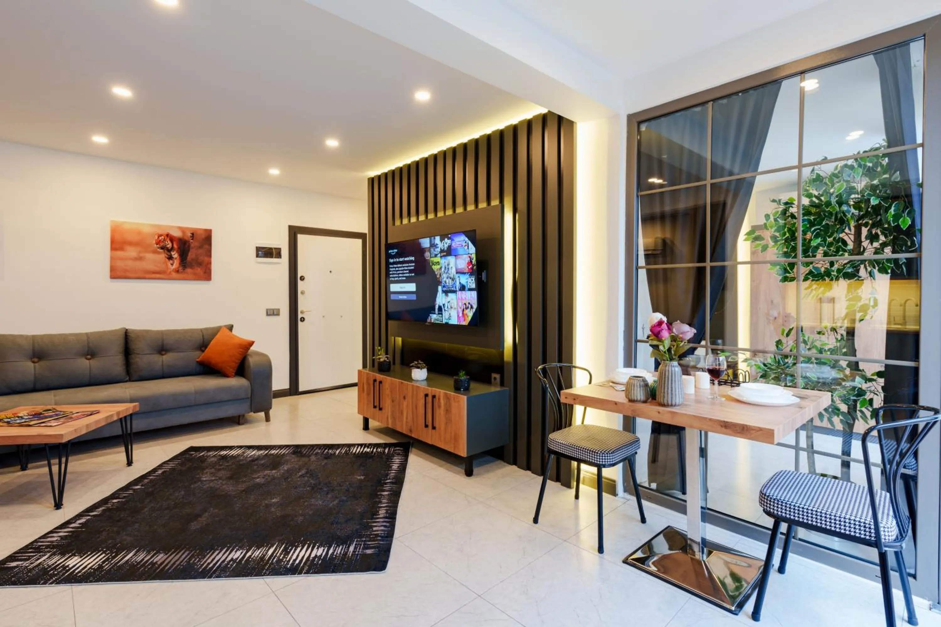 TV and multimedia in Mrt Suites Lara