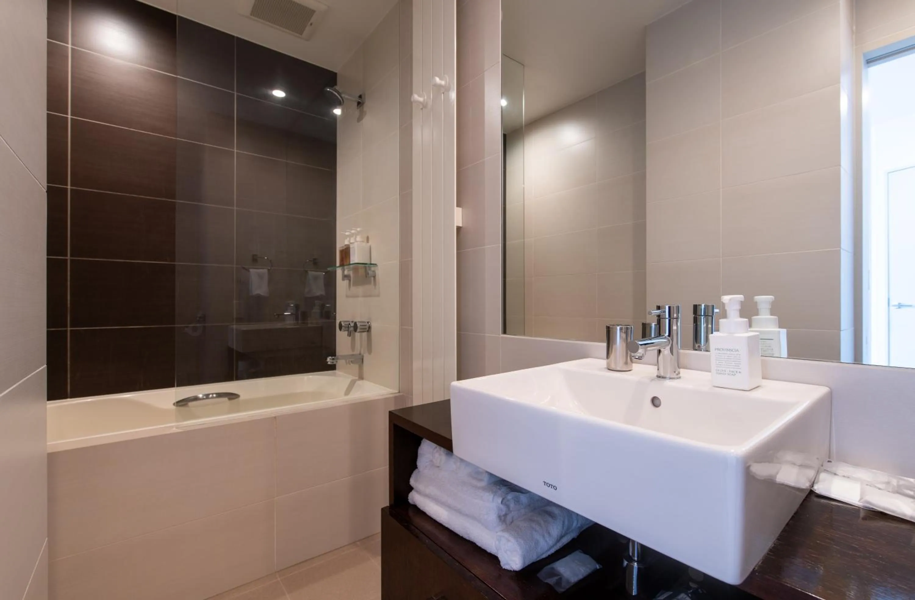 Shower in The Freshwater