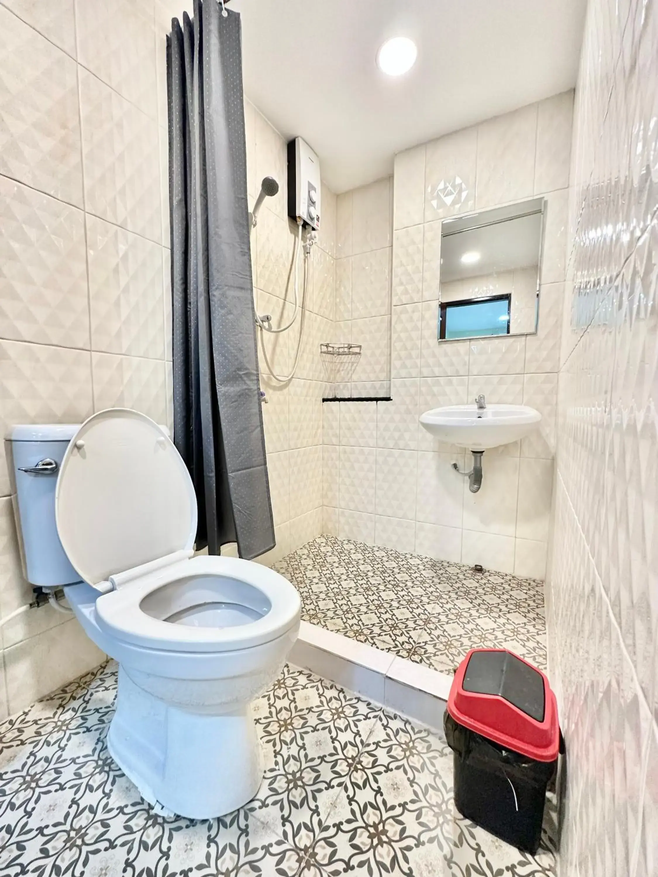 Single Room with Private Bathroom in Baan at Khaosan Hostel Single Room with Private Bathroom in Baan at Khaosan Hostel