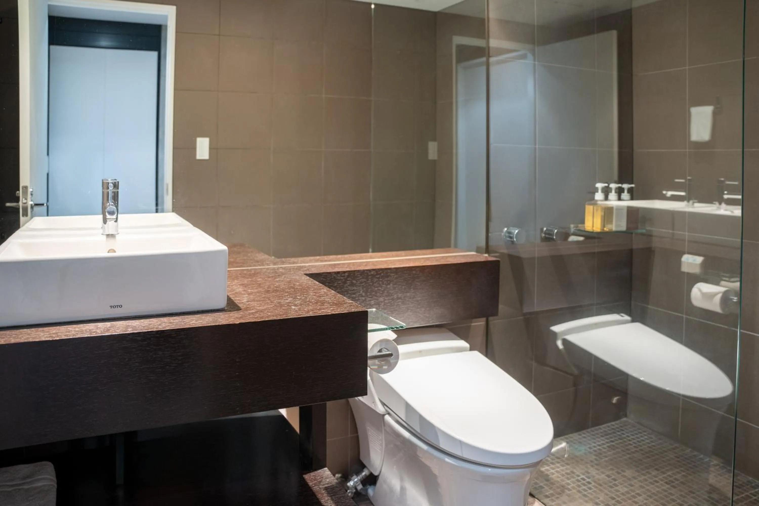 Shower in The Setsumon