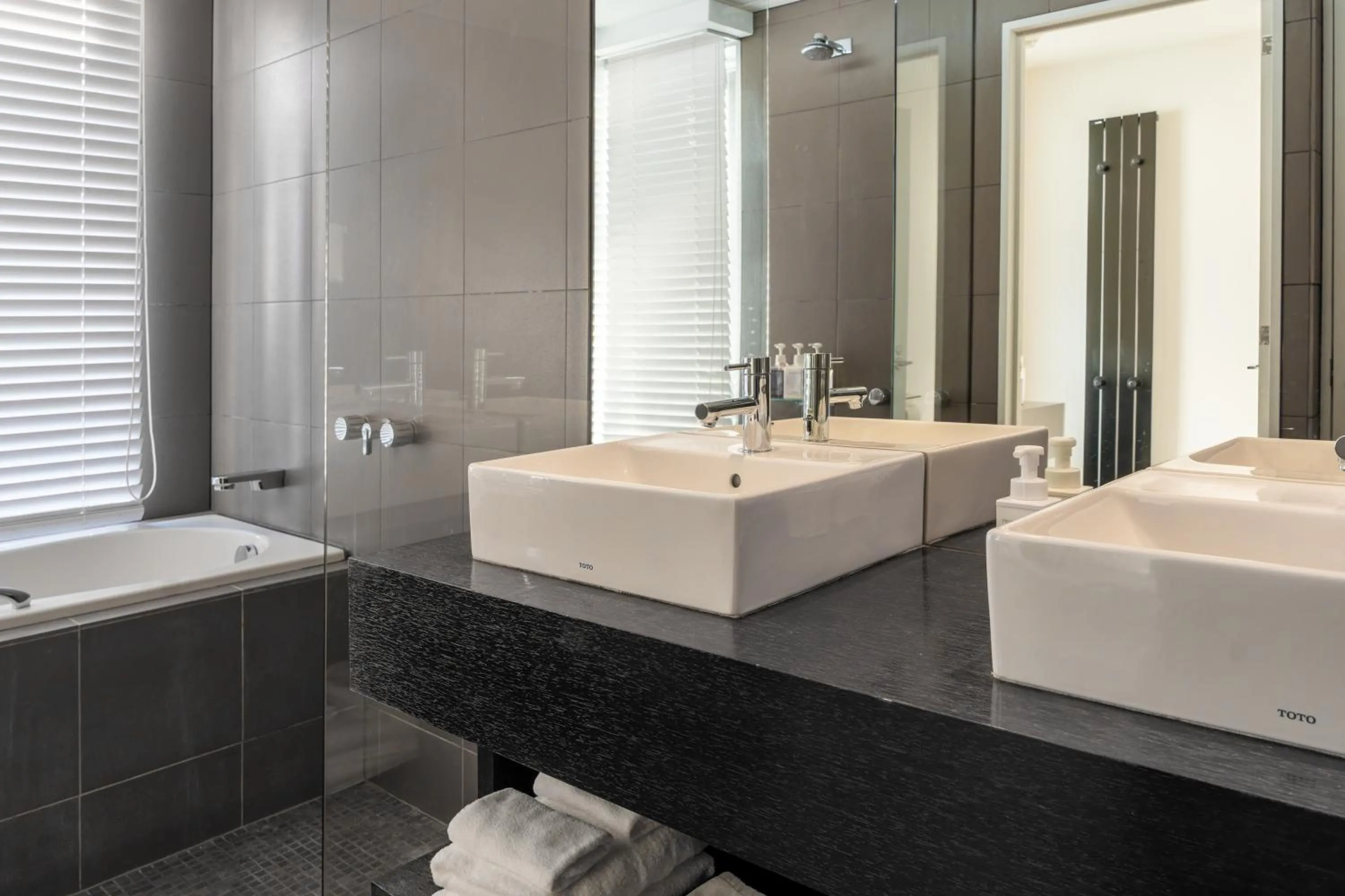 Bathroom in The Setsumon