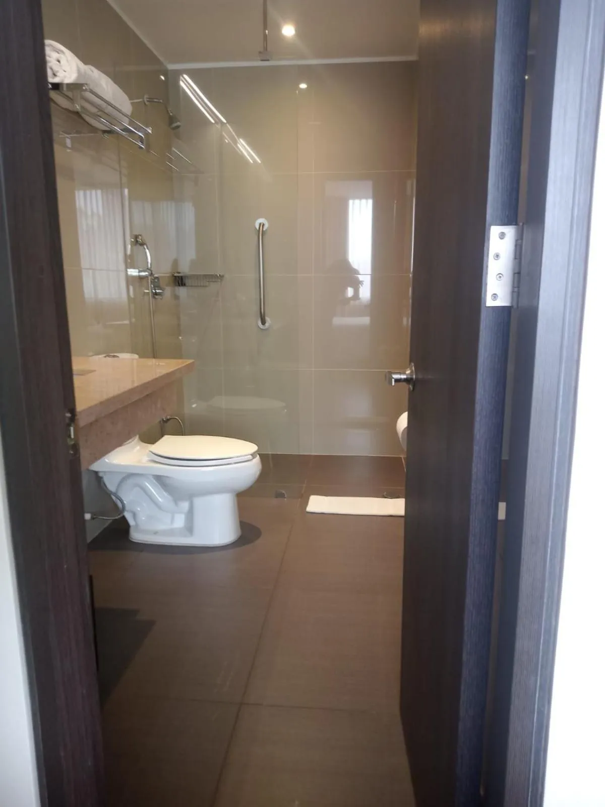 Shower in Liv Zona G Hotel By Sarasti