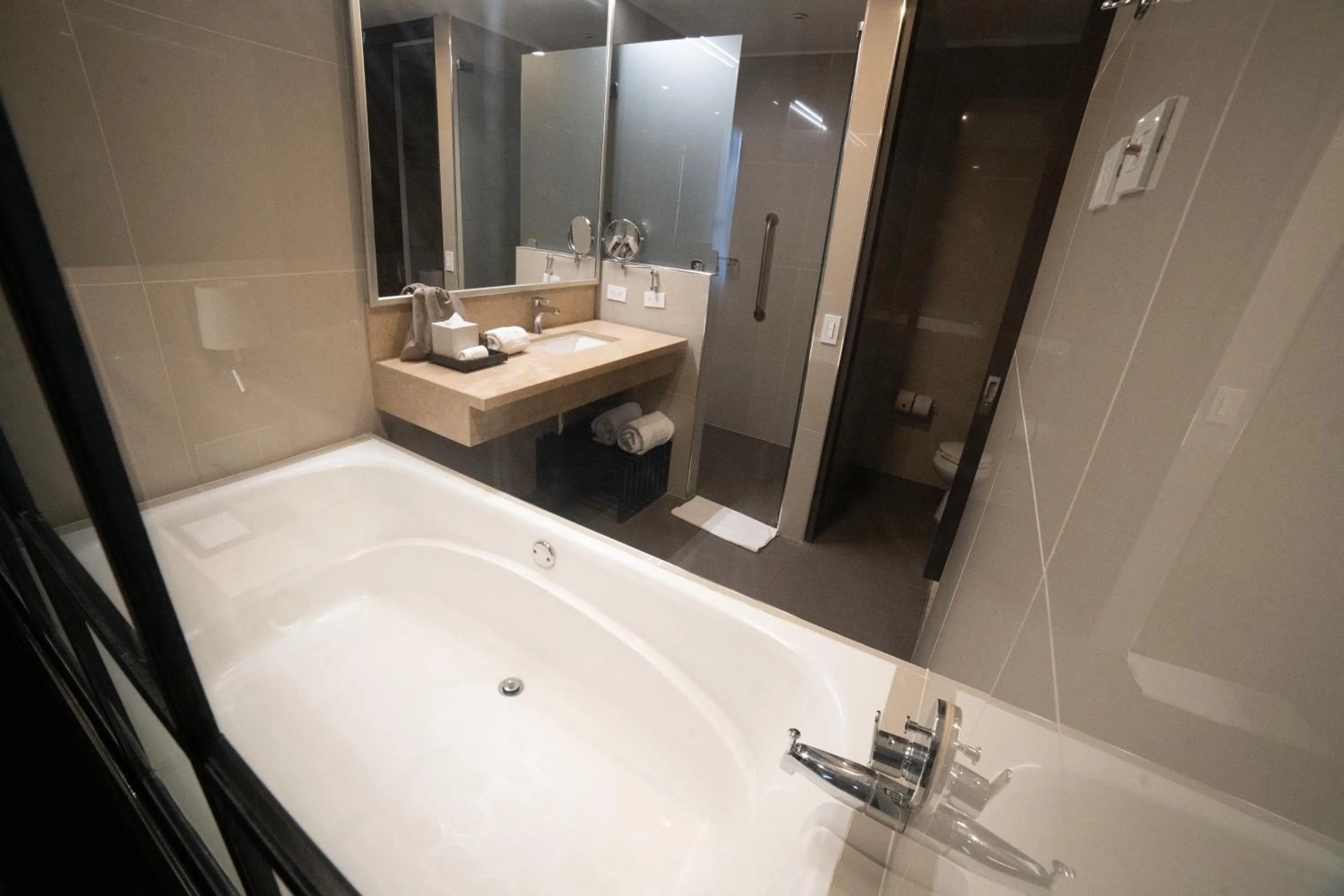 Hot Tub in Liv Zona G Hotel By Sarasti