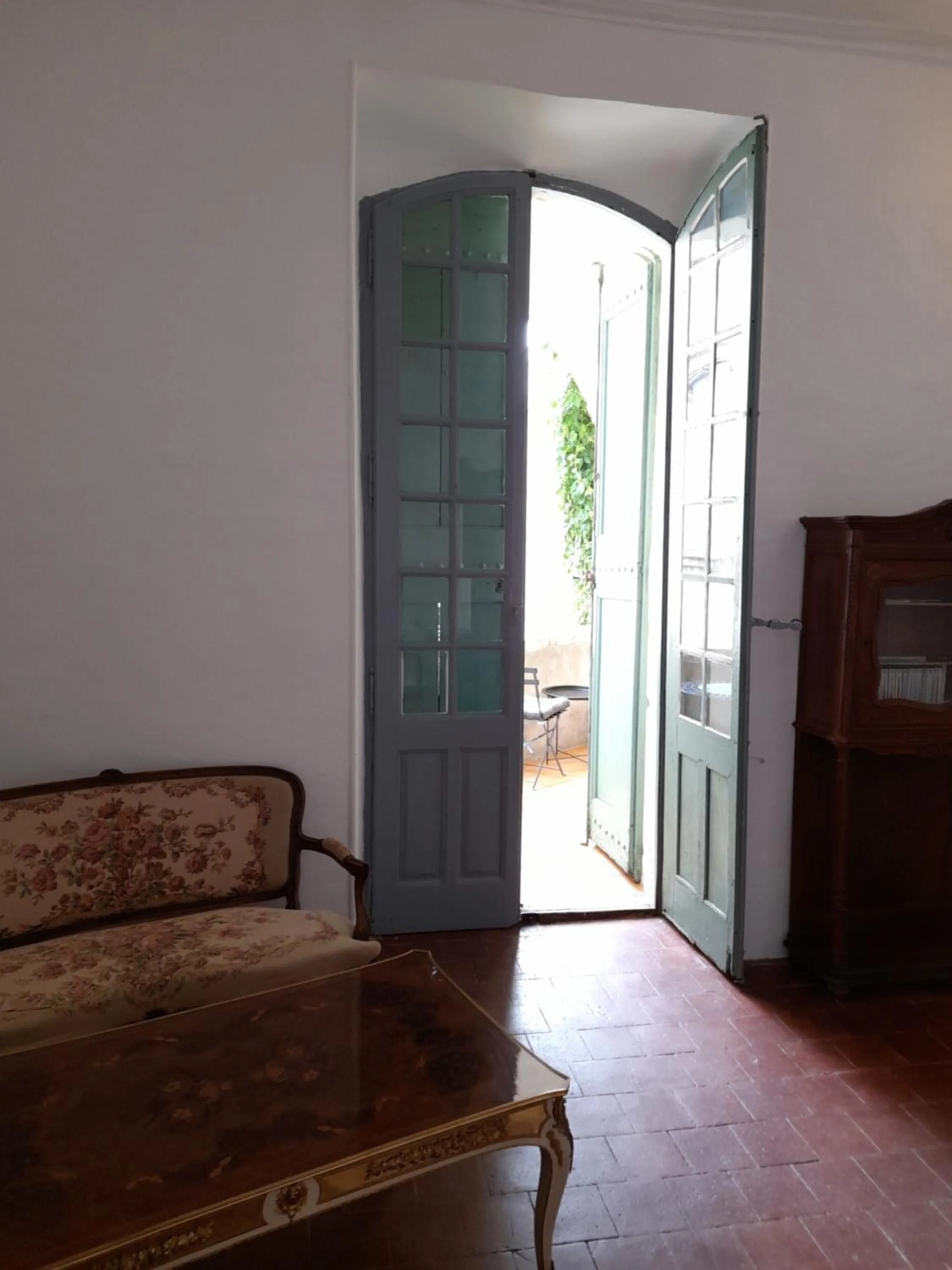 Lounge or bar in La Tour de Pezene