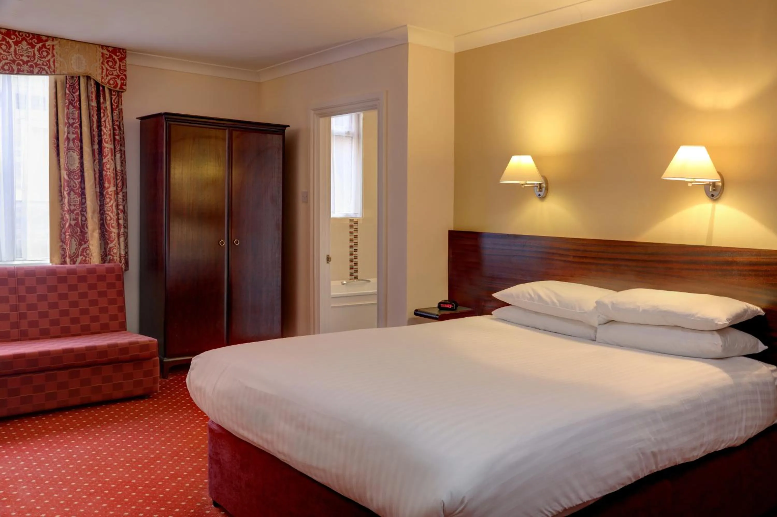 Bedroom in Crewe Arms Hotel