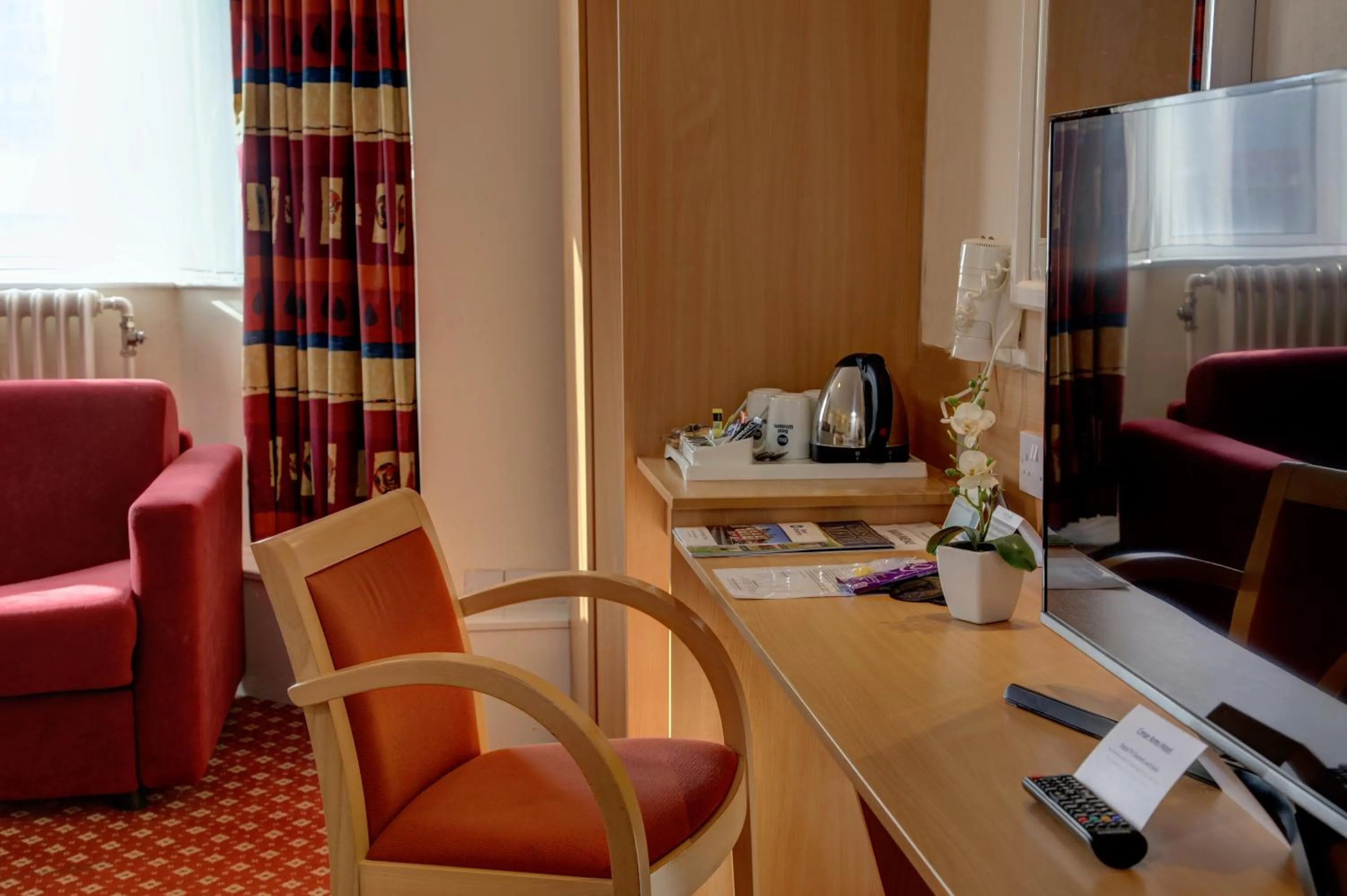 Bedroom in Crewe Arms Hotel