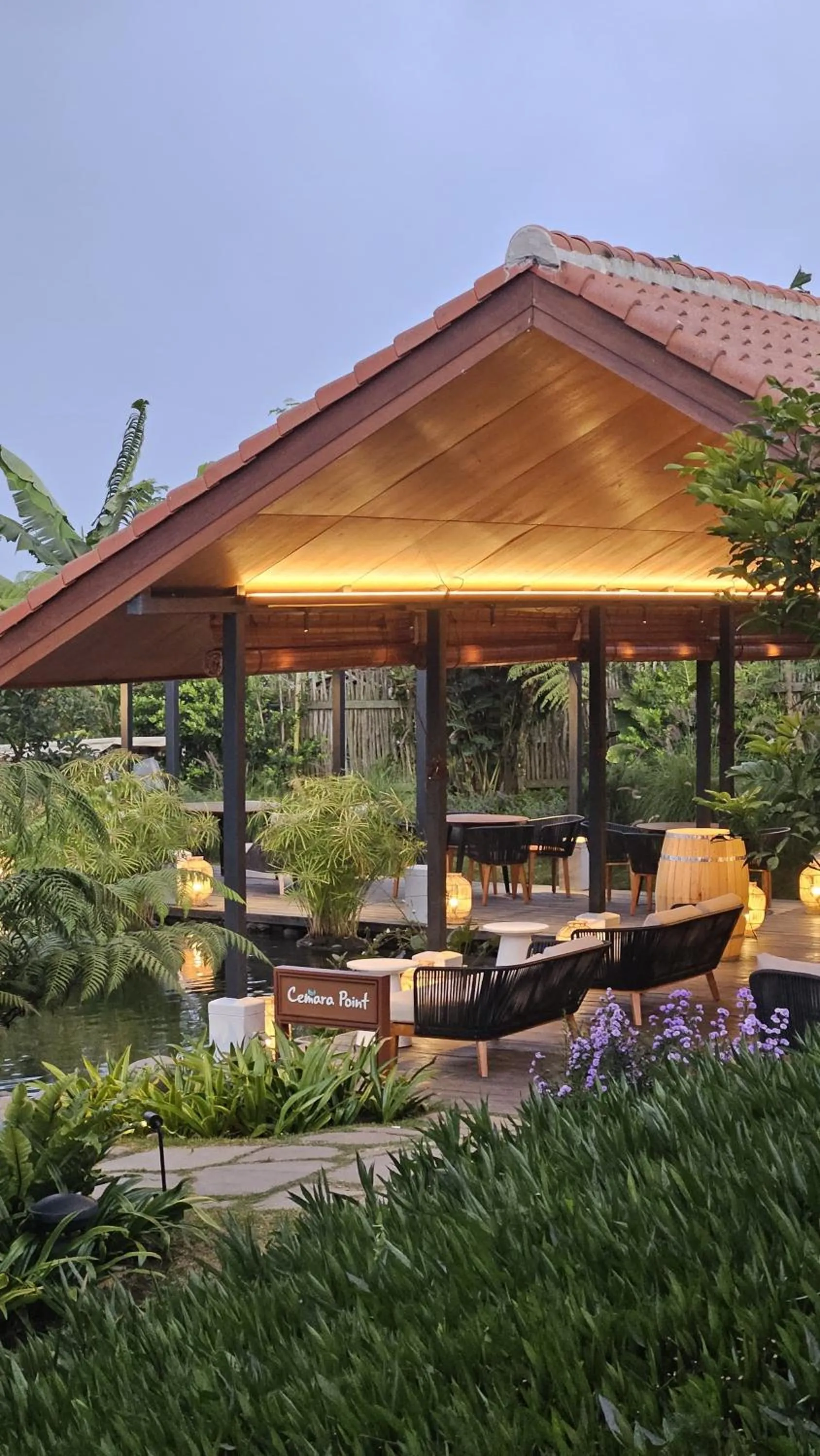 Communal lounge/ TV room in Dusun Bedugul Asri