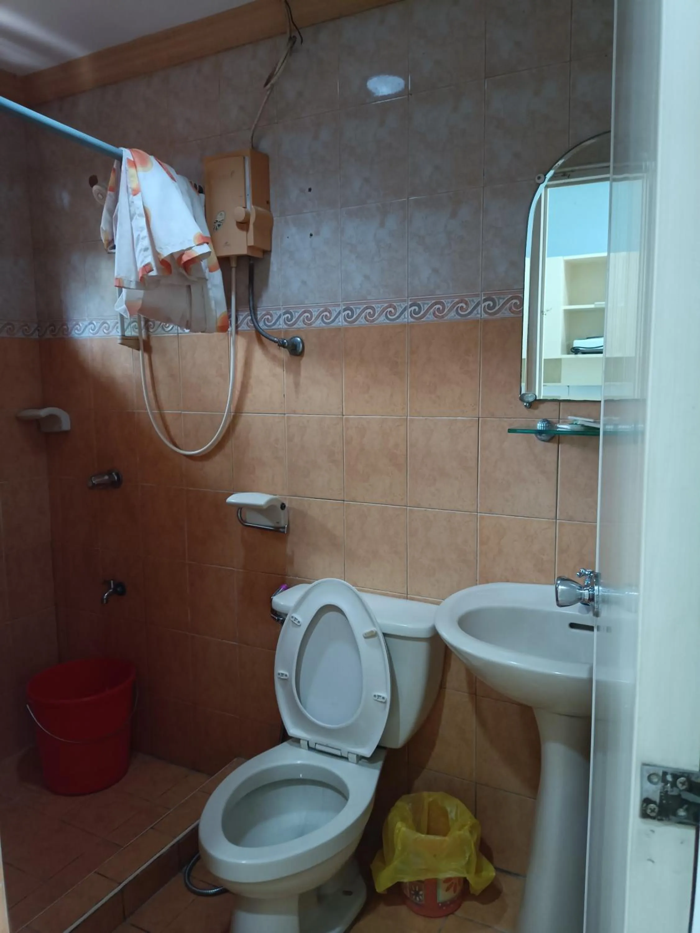 Shower in Golden Belle Apartelle and Suites