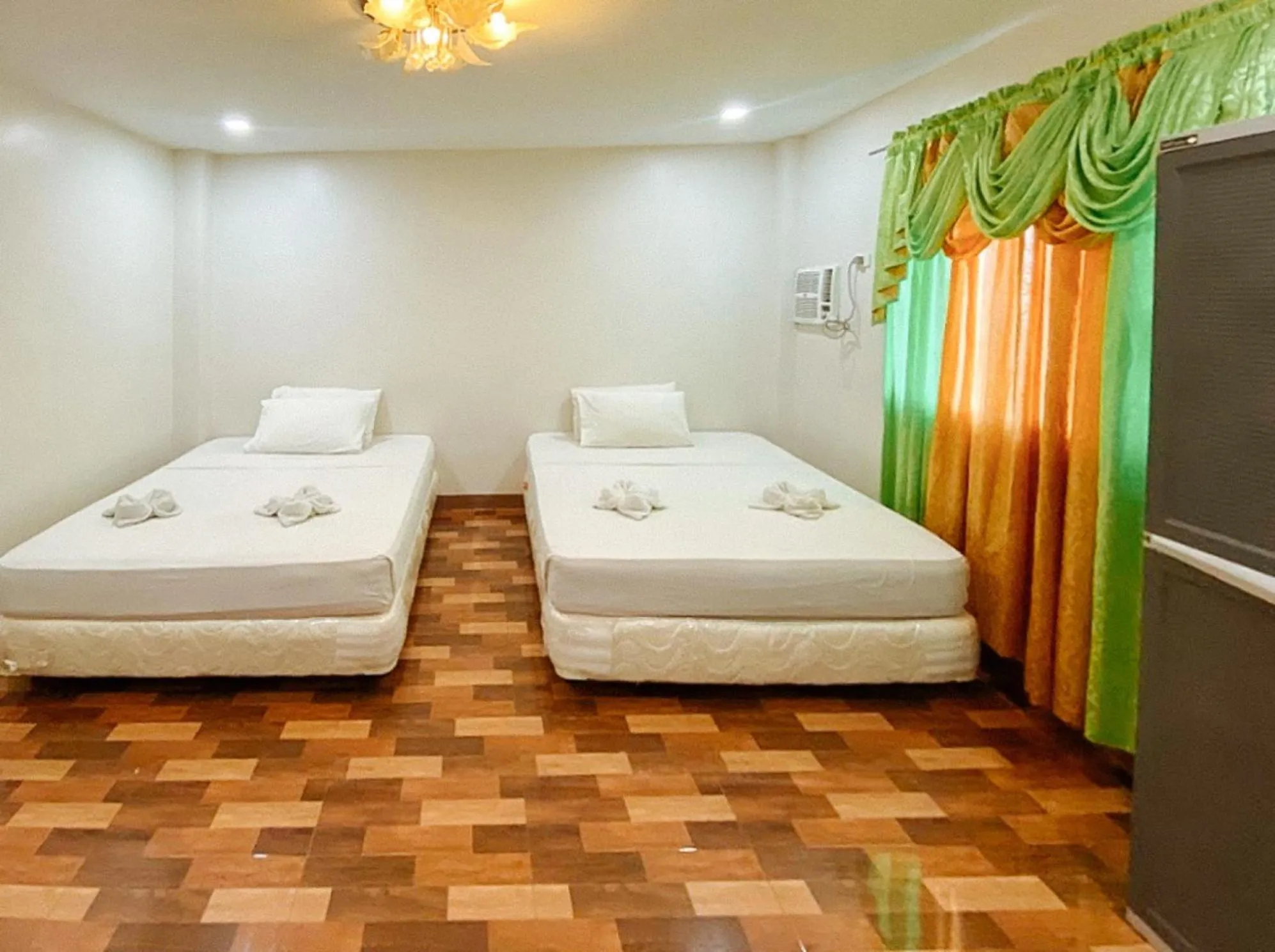 Bed in RedDoorz @ 4ks Pension House Bogo City Cebu