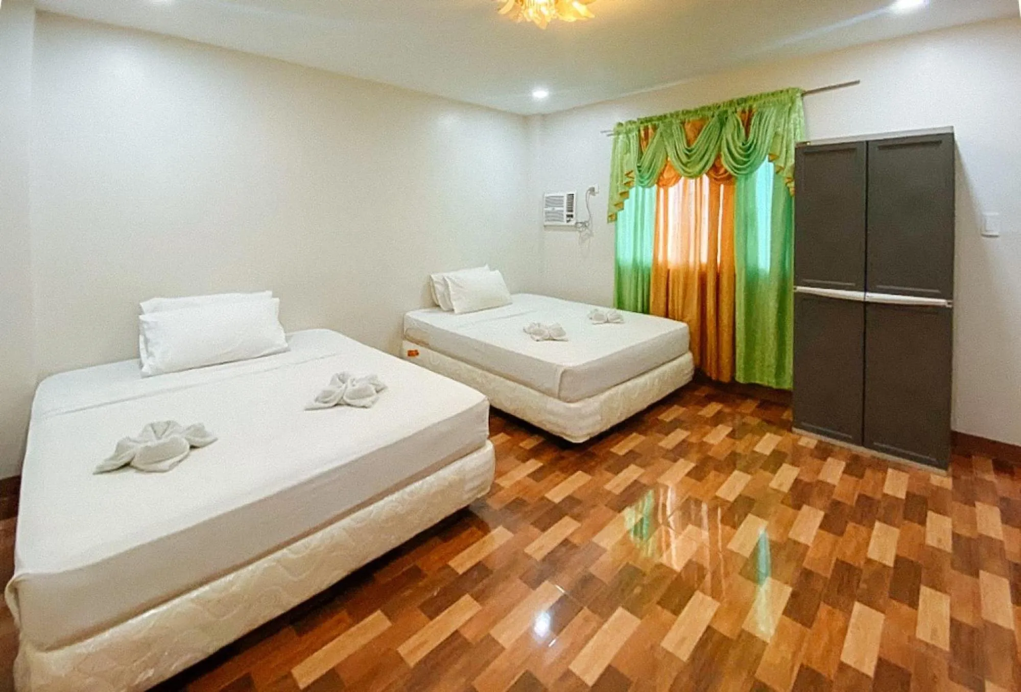 Bed in RedDoorz @ 4ks Pension House Bogo City Cebu