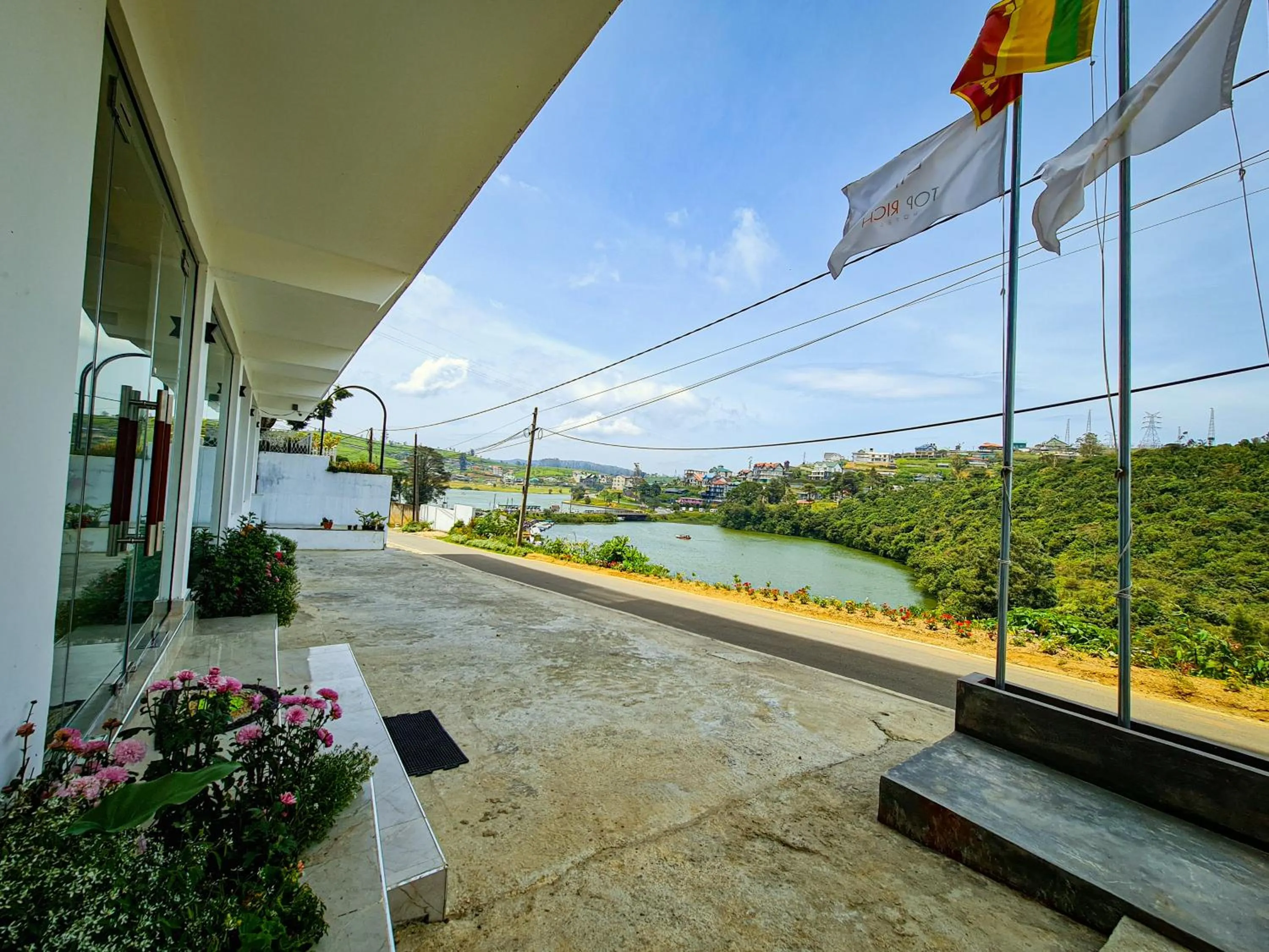 Garden view in Top Rich Hotel Nuwara Eliya