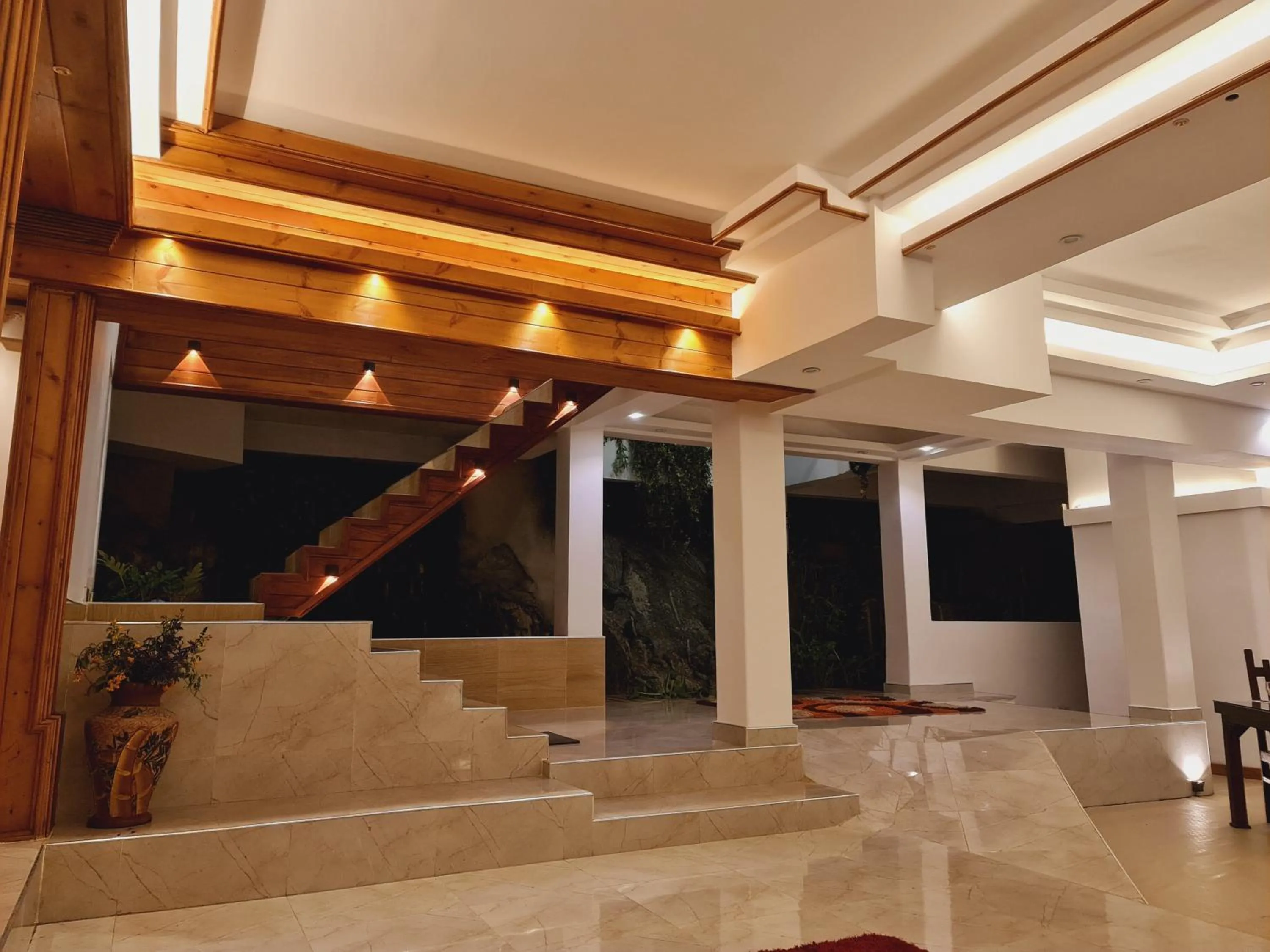 Top Rich Hotel Nuwara Eliya