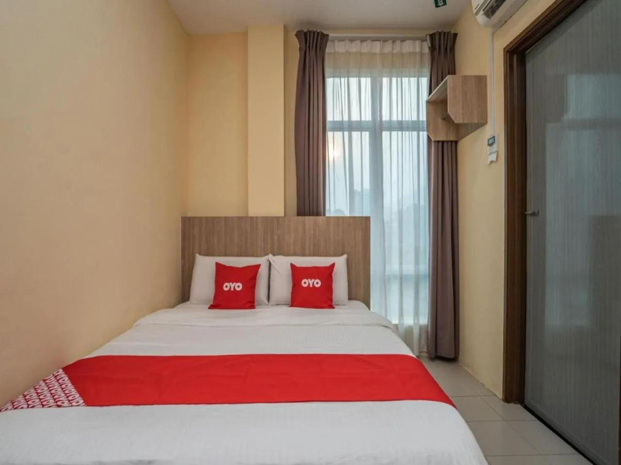 Bed in Hotel The Island