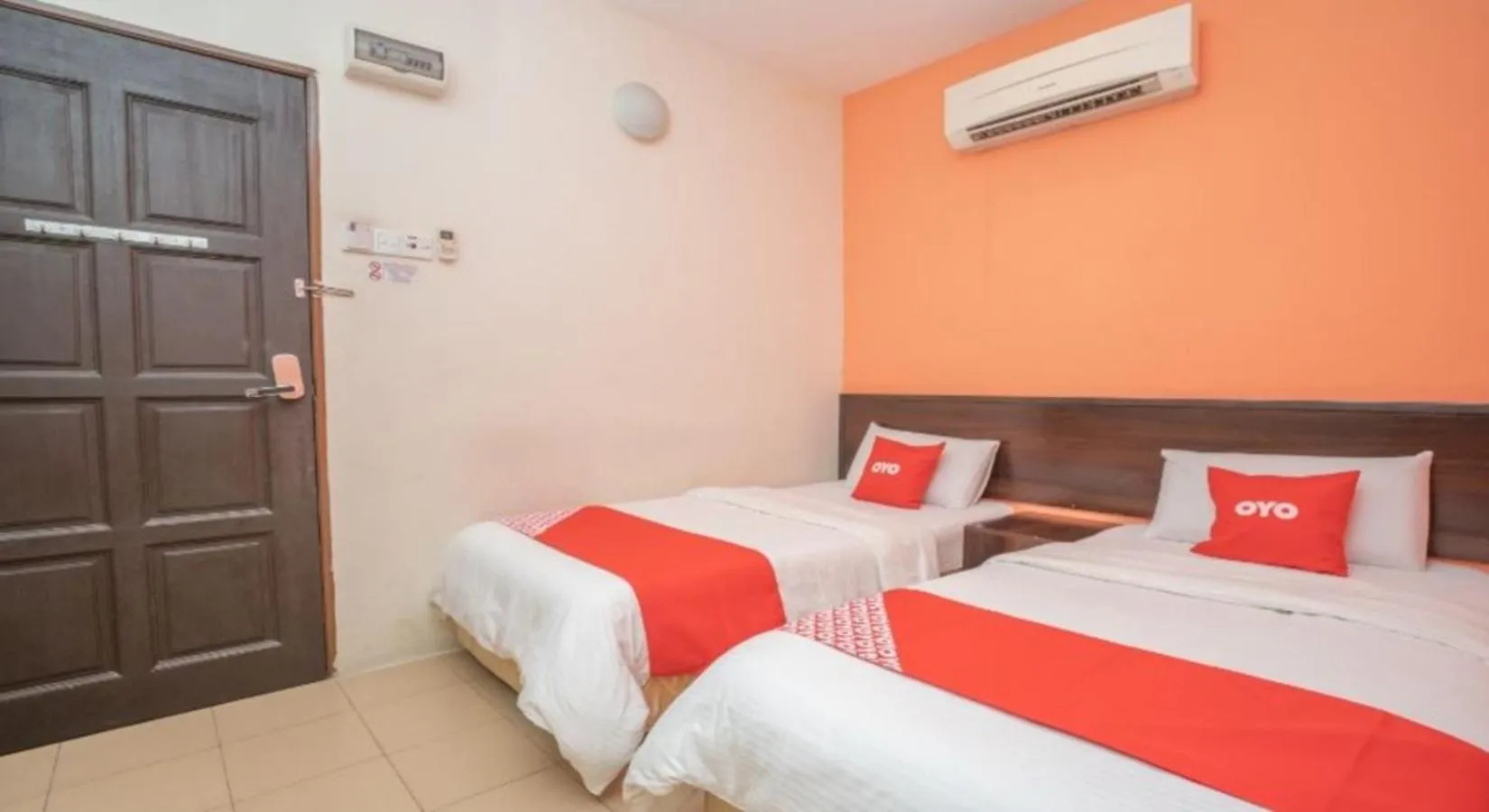 Bed in Hotel The Island